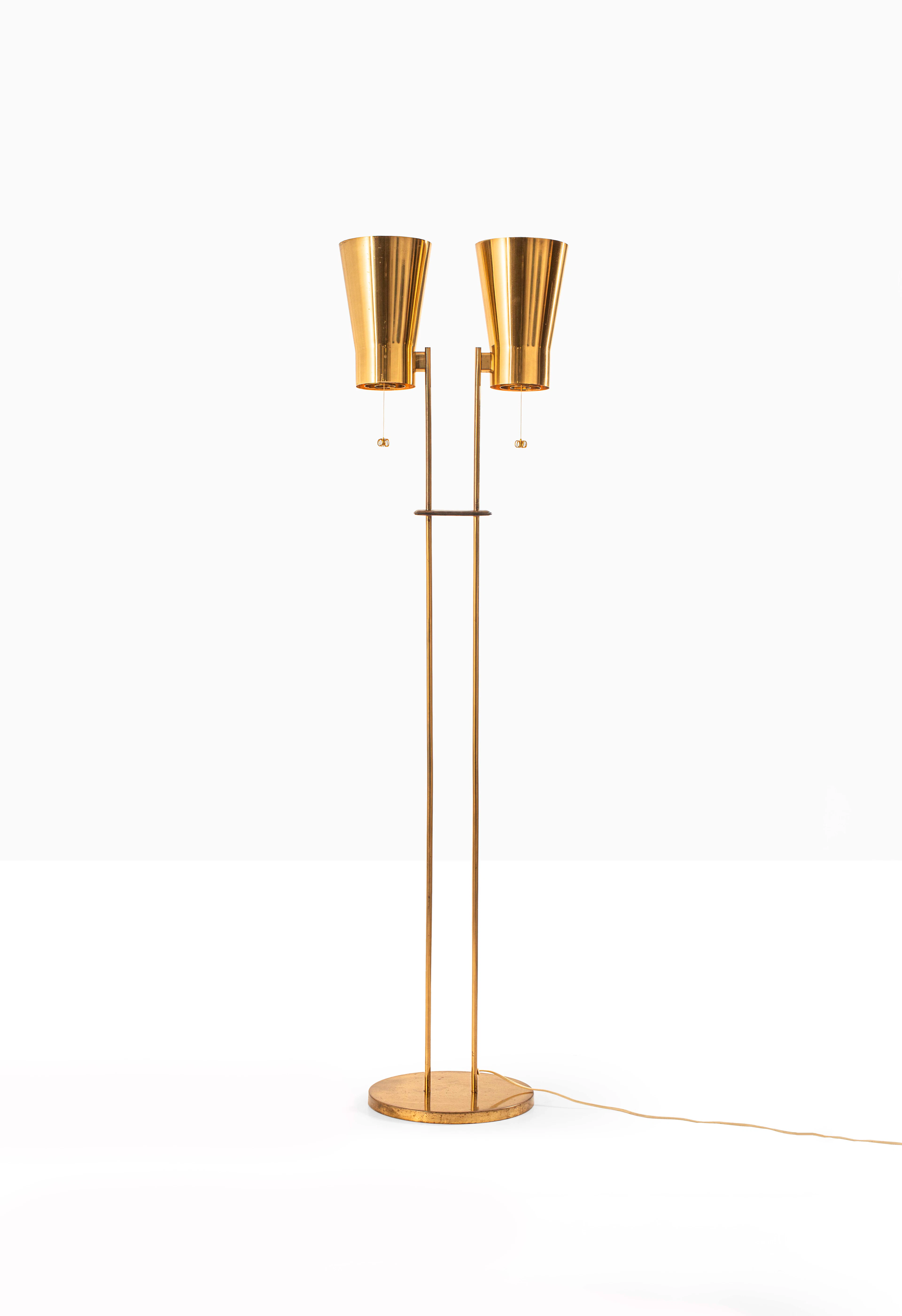 Paavo Tynell (1890-1973) – Large floorlamp for the Bank...