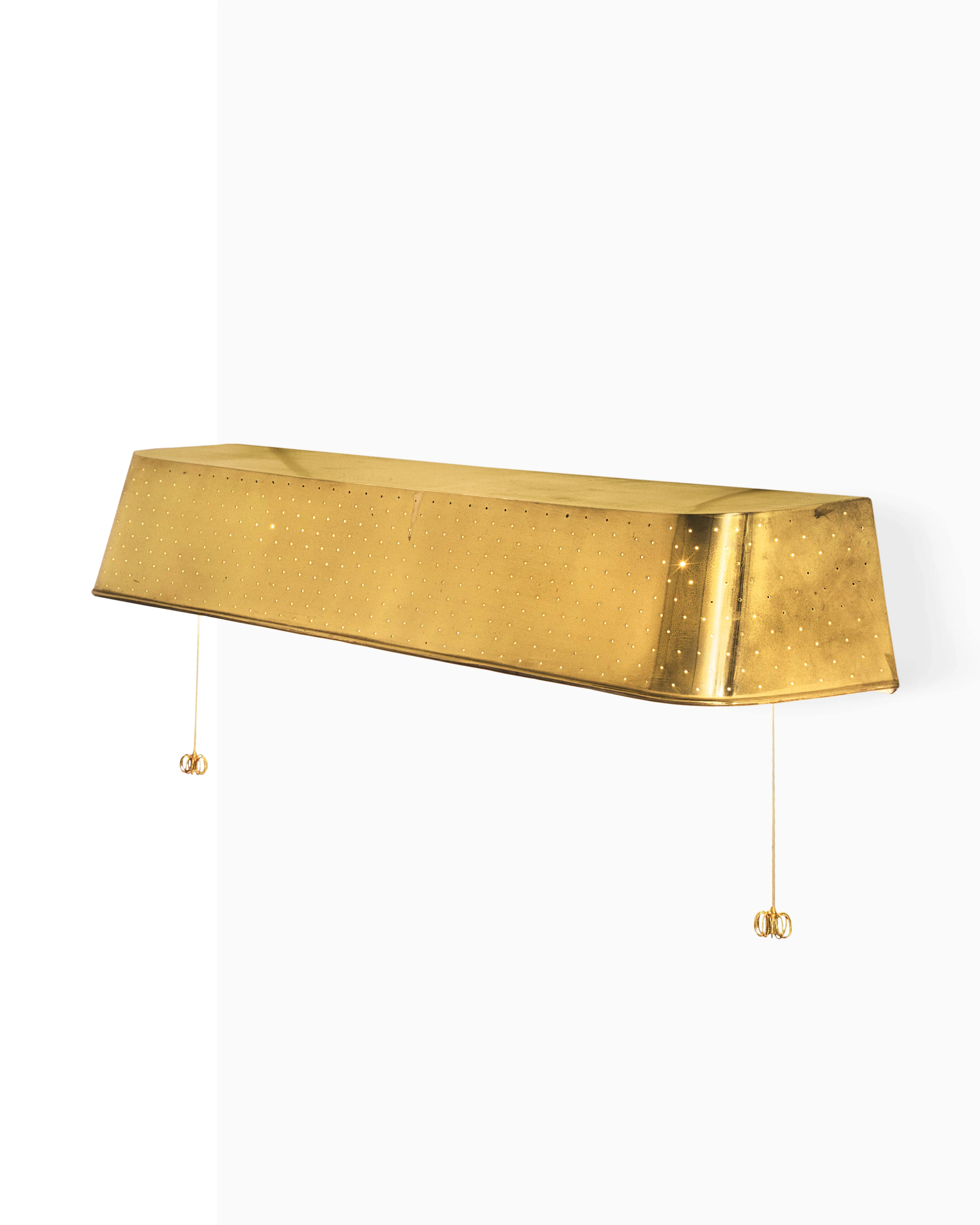 Paavo Tynell (1890-1973) – Rare wall light perforated...