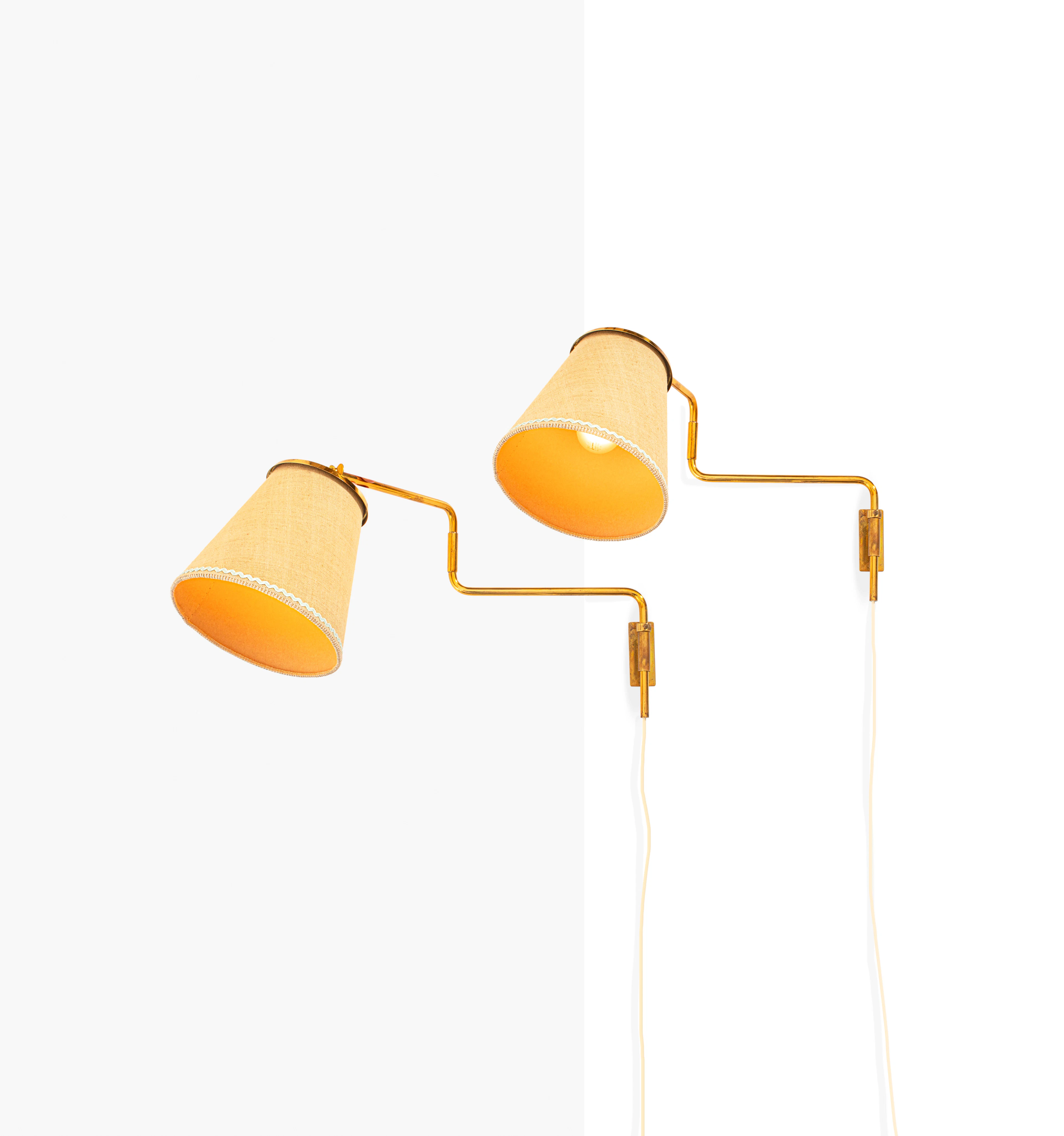 Paavo Tynell (1890-1973) – Pair of wall sconces model...