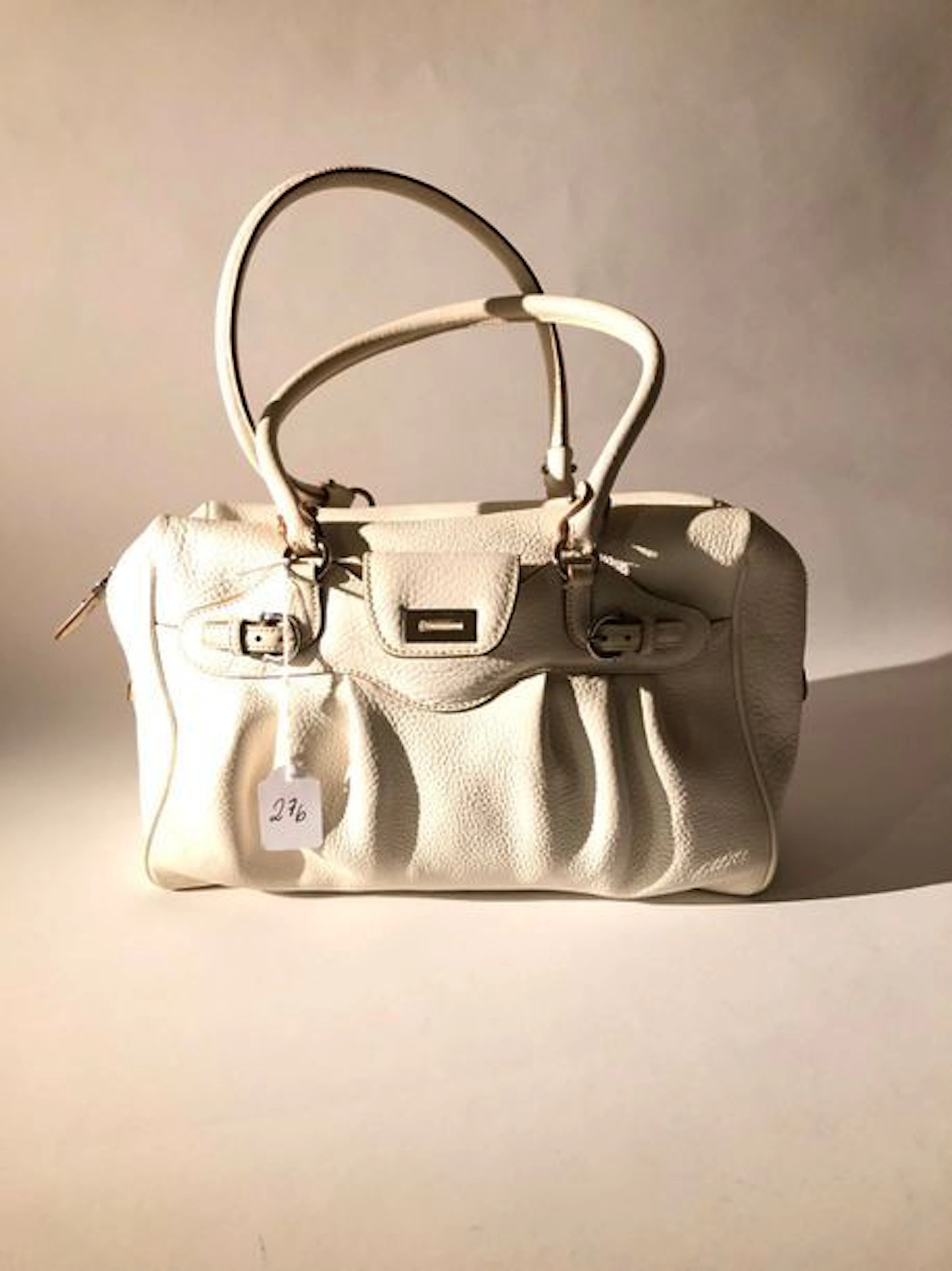 Salvatore FERRAGAMO Sac 29cm en veau grainé... - Lot 709 - Rossini