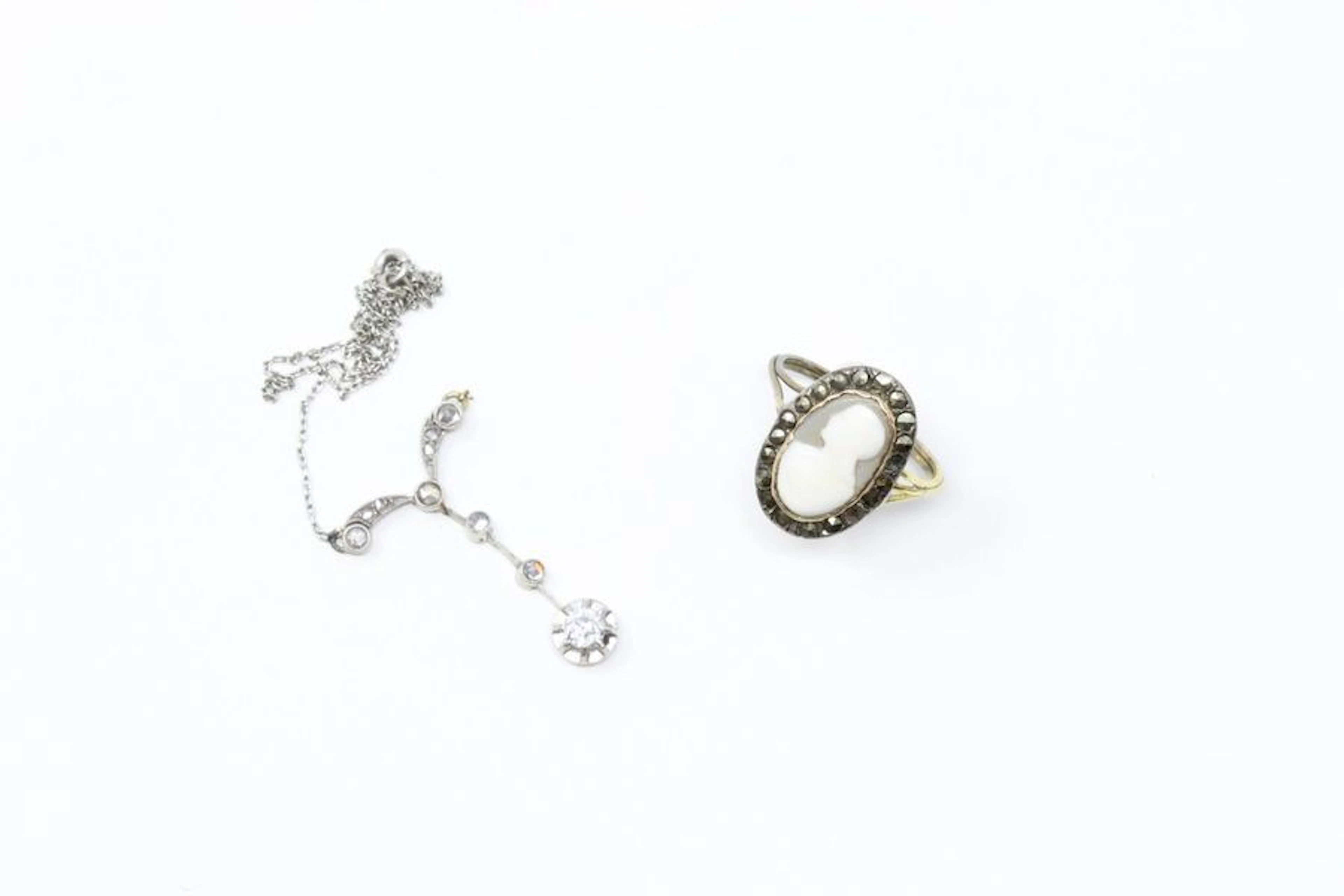 Lot comprenant : - Bague en or jaune 18k... - Lot 375 - Rossini