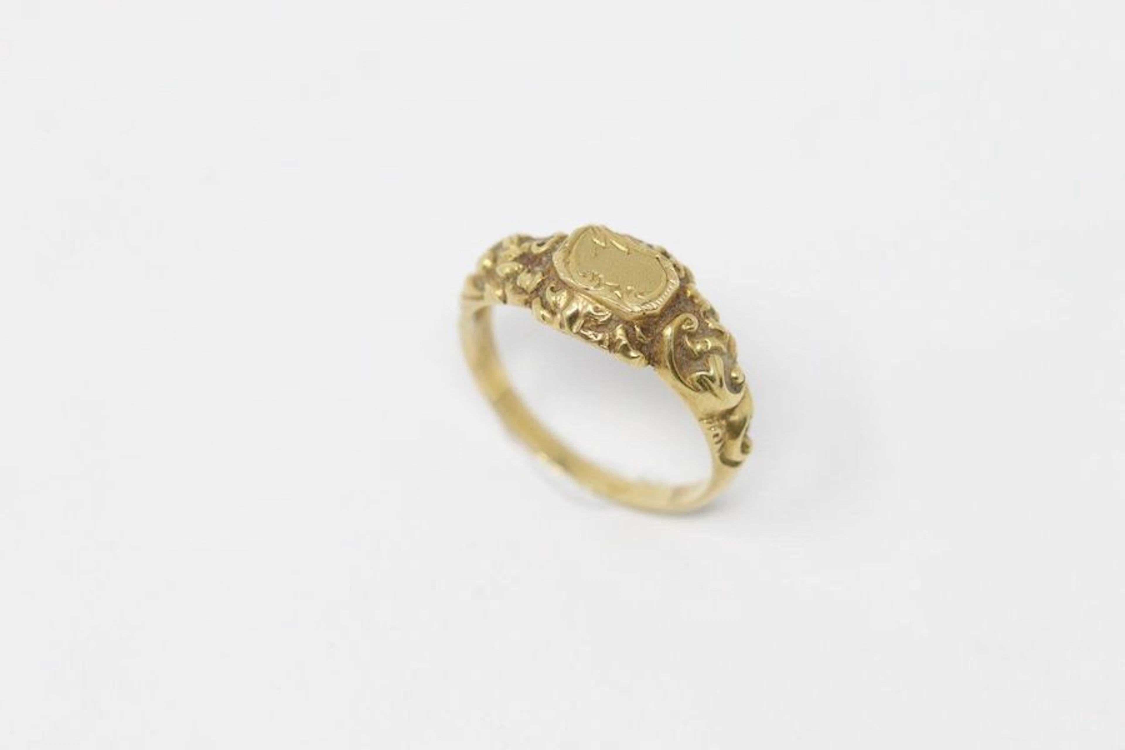 Bague sceau en or jaune 18k (750), le cartouche... - Lot 298 - Rossini