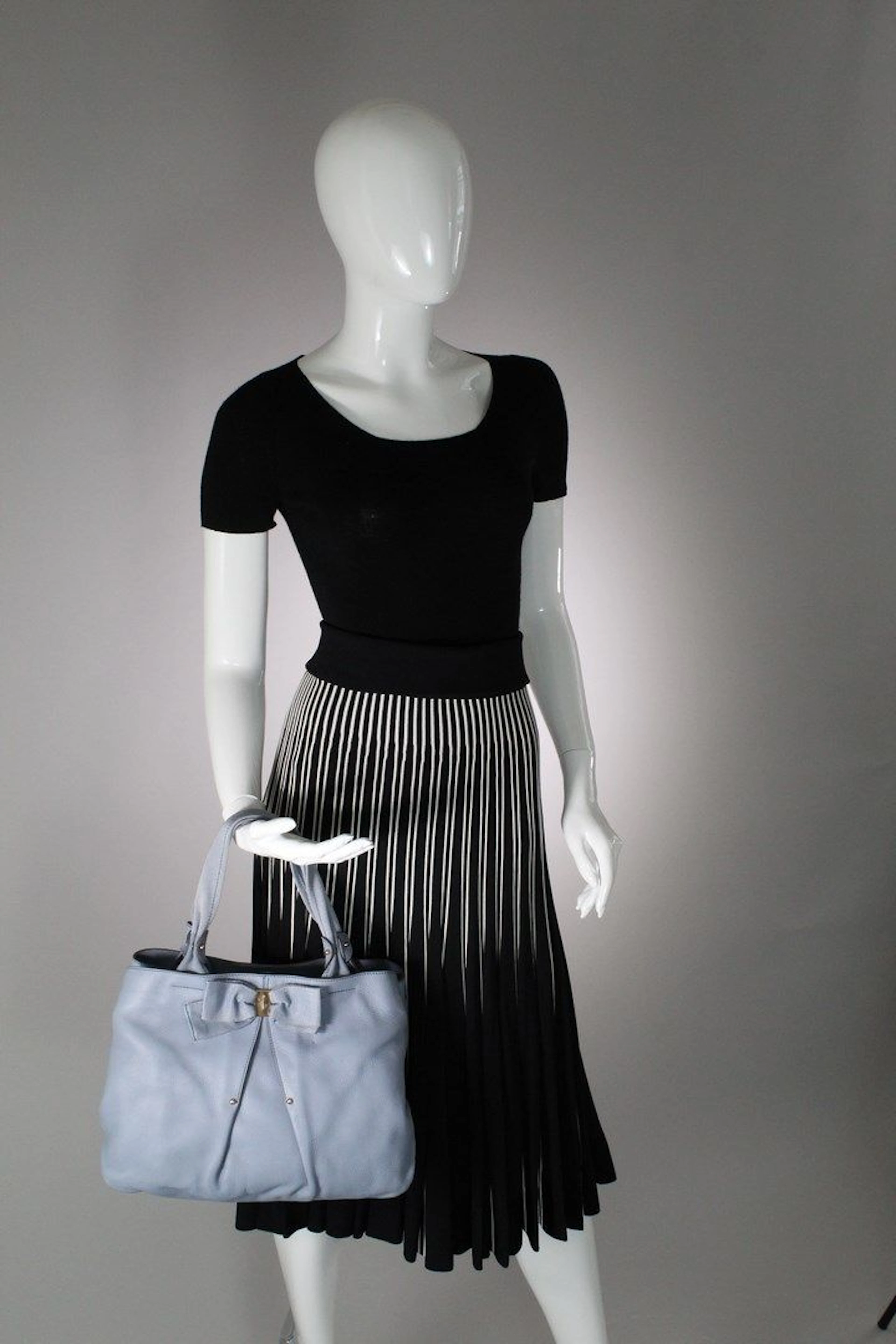 SALVATORE FERRAGAMO Sac porté main ou... - Lot 137 - Rossini