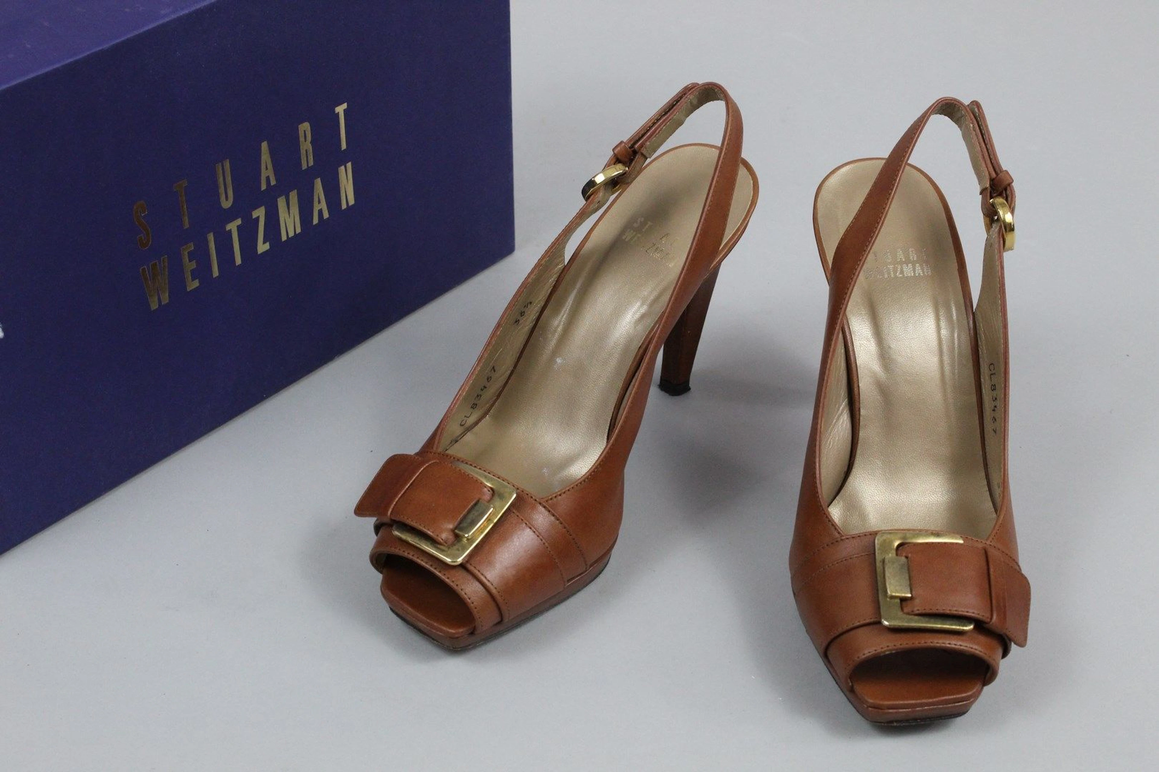 STUART WEITZMAN Paire de sandales à talon... - Lot 193 - Rossini