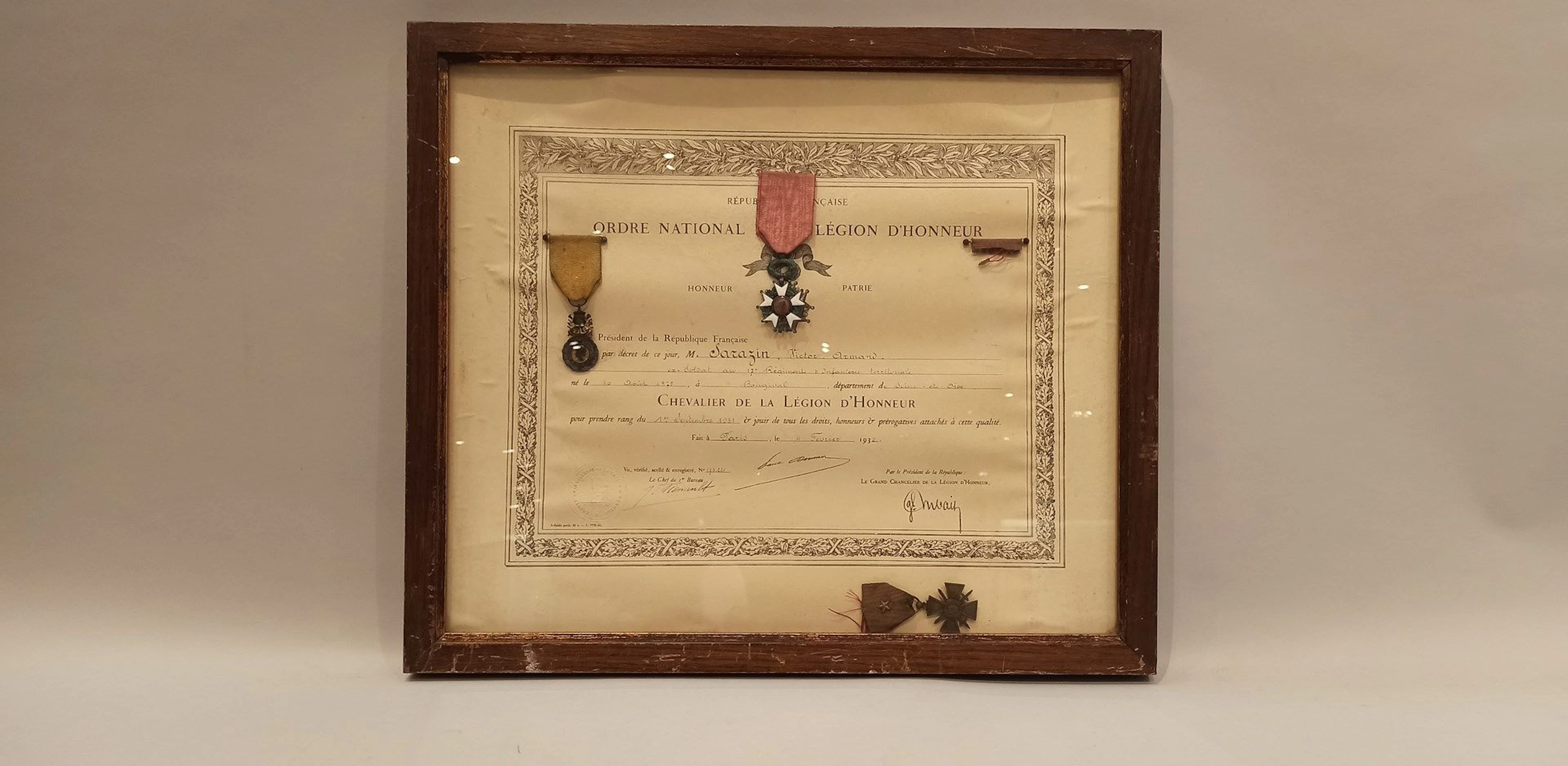 2 brevets avec décorations: brevet de la... - Lot 89 - Rossini