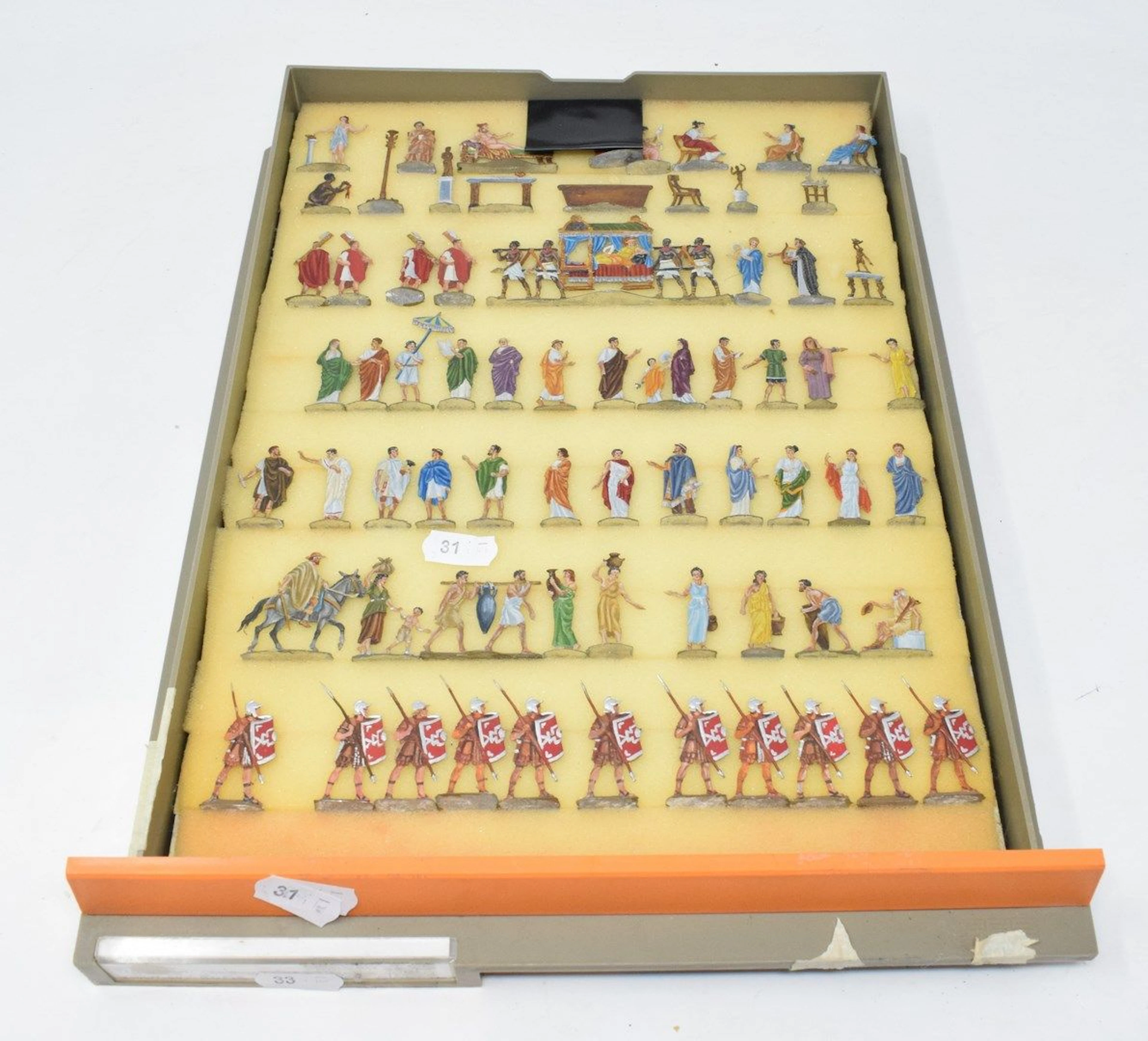HEINRICHSEN - ALLGEYER : Plats d'Etain :... - Lot 31 - Rossini