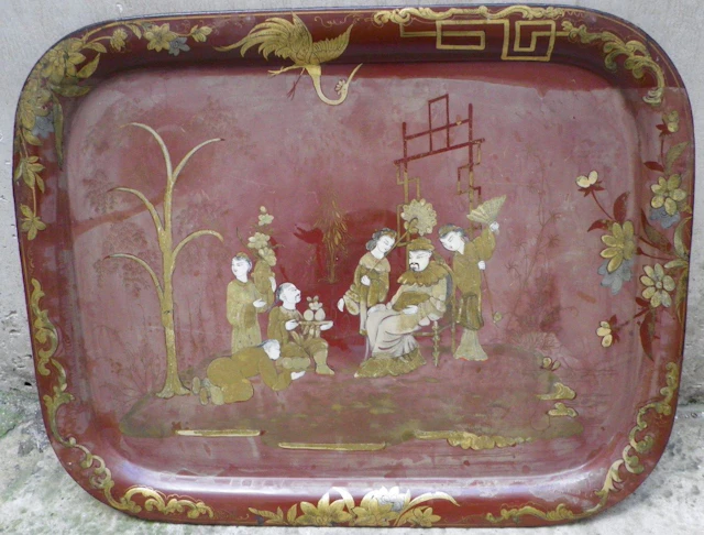 Grand plateau en tôle à décor doré d'une... - Lot 247 - Rossini
