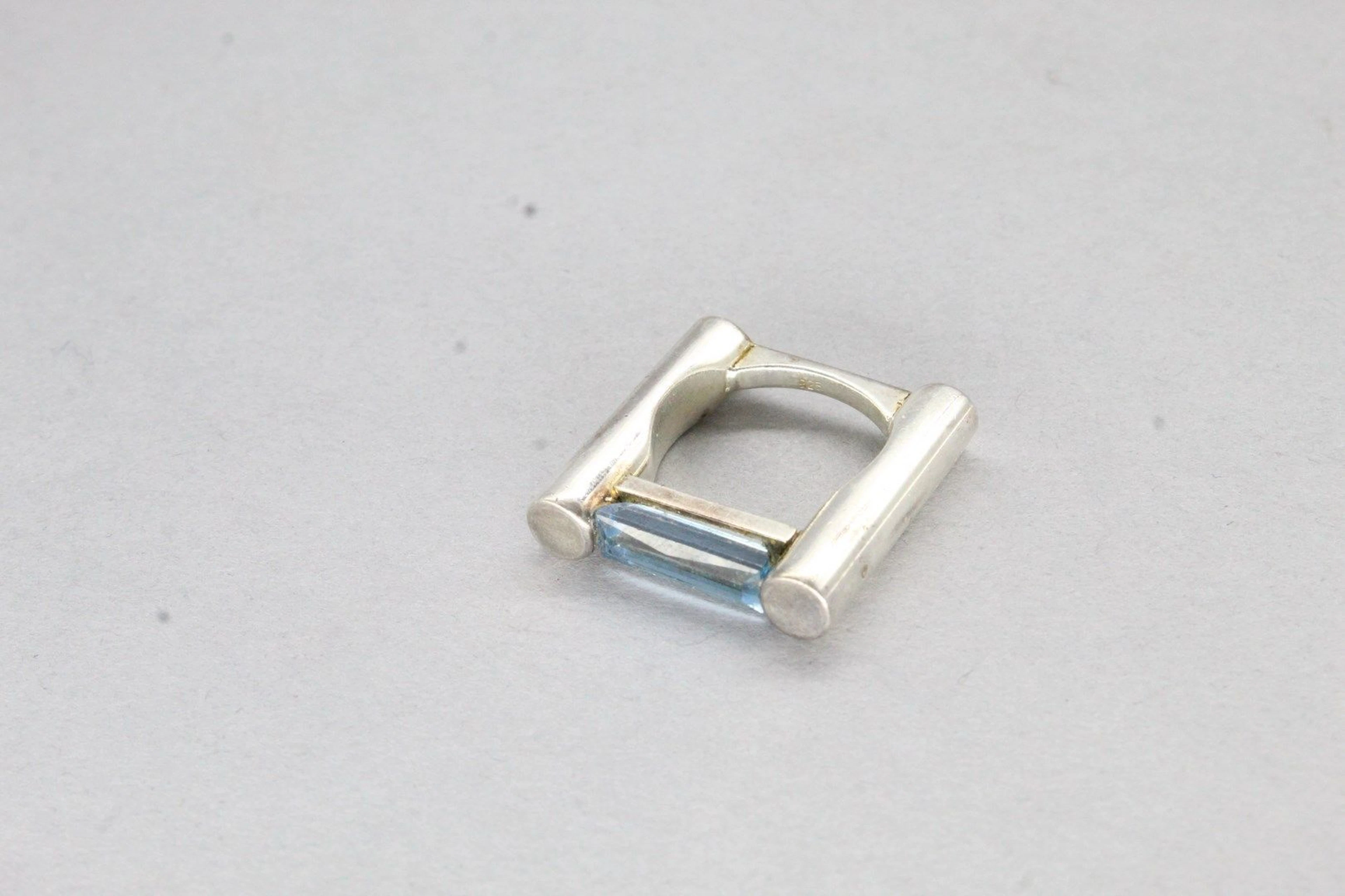 MATY Bague en argent (925) de forme carrée,... - Lot 204 - Rossini