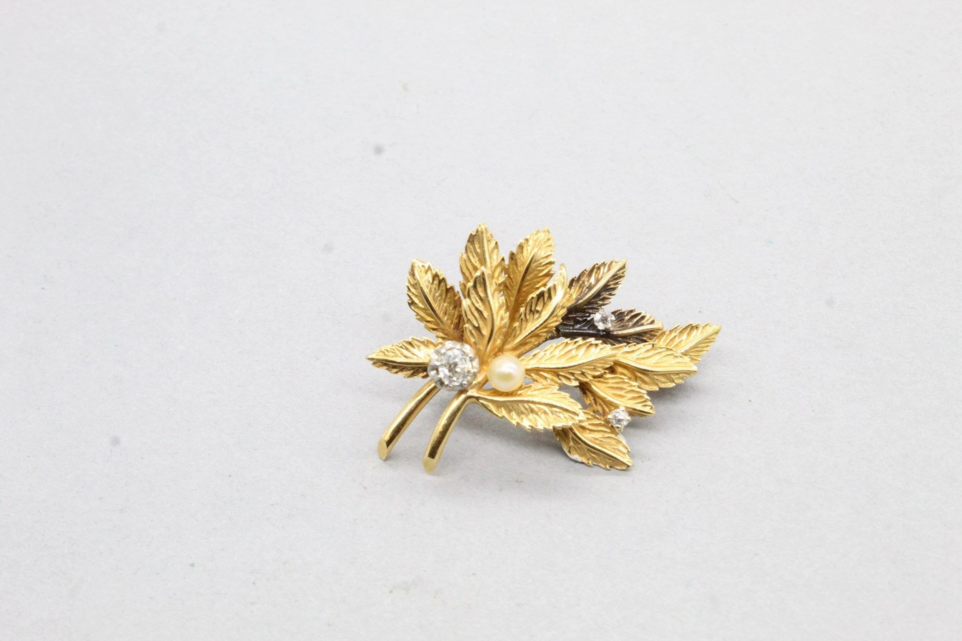 Broche en or jaune 18K (750) à motif de feuillage,... - Lot 373 - Rossini