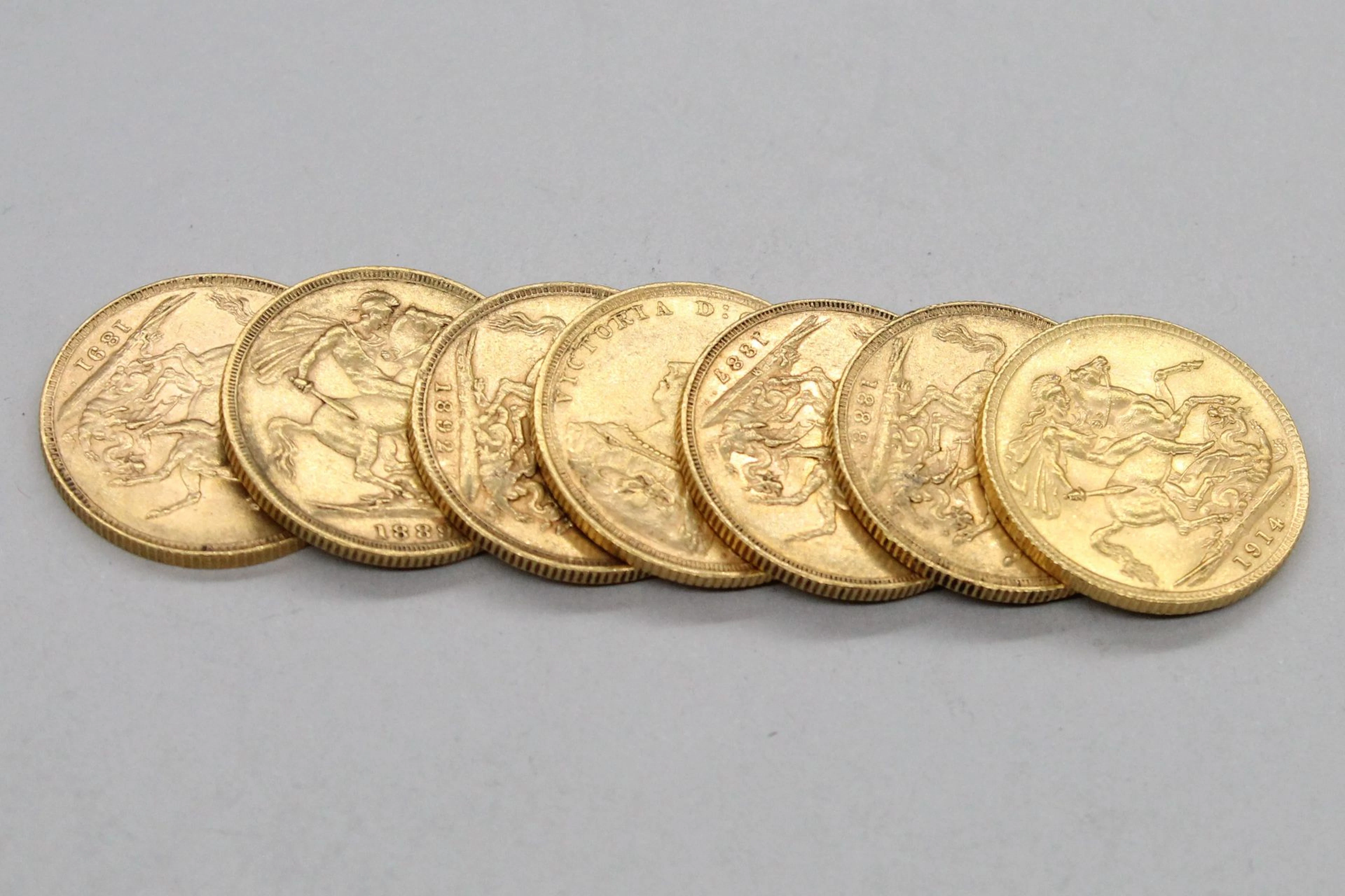 Lot de sept souverains en or comprenant... - Lot 59 - Rossini