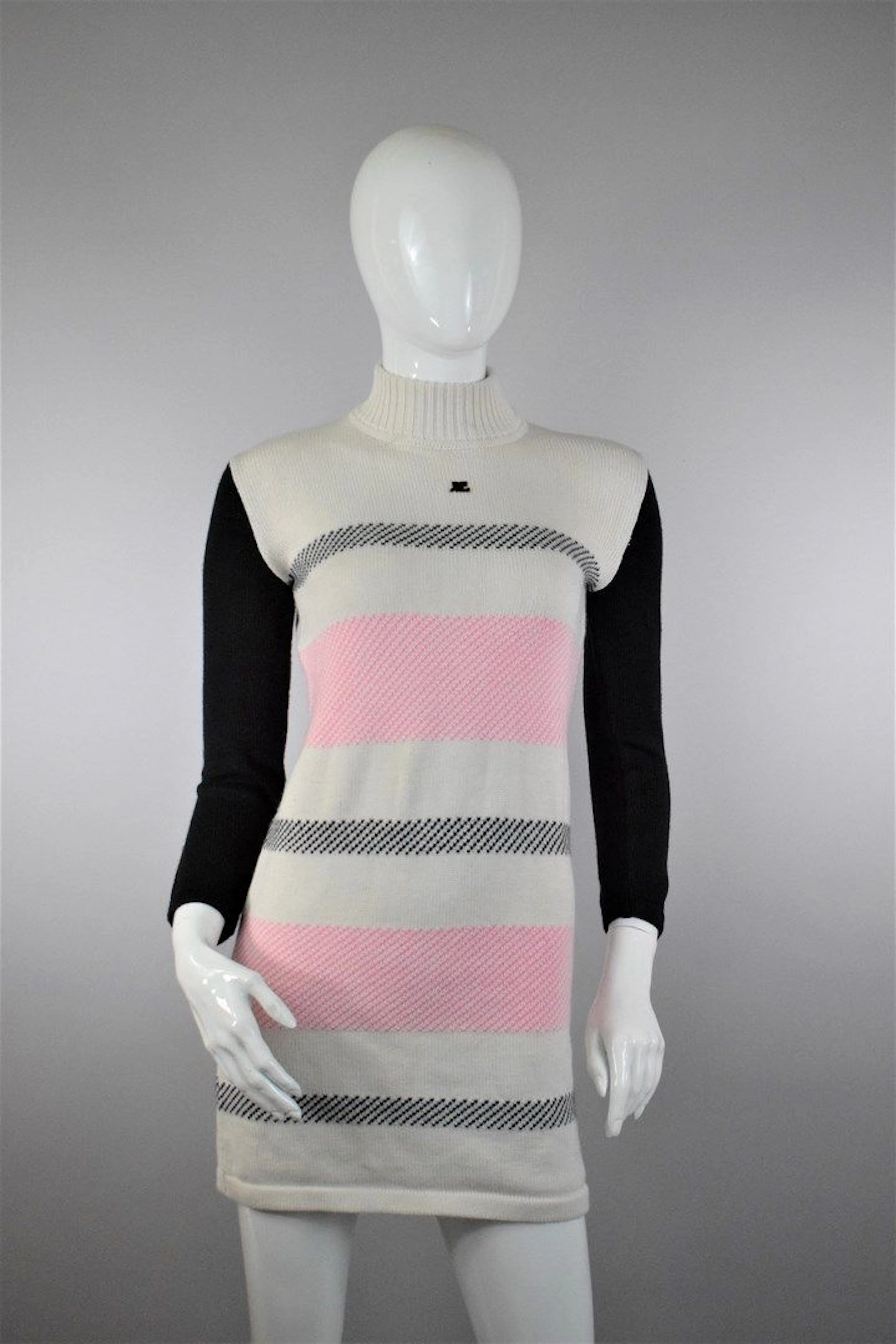 COURREGES Robe pull en maille épaisse... - Lot 87 - Rossini