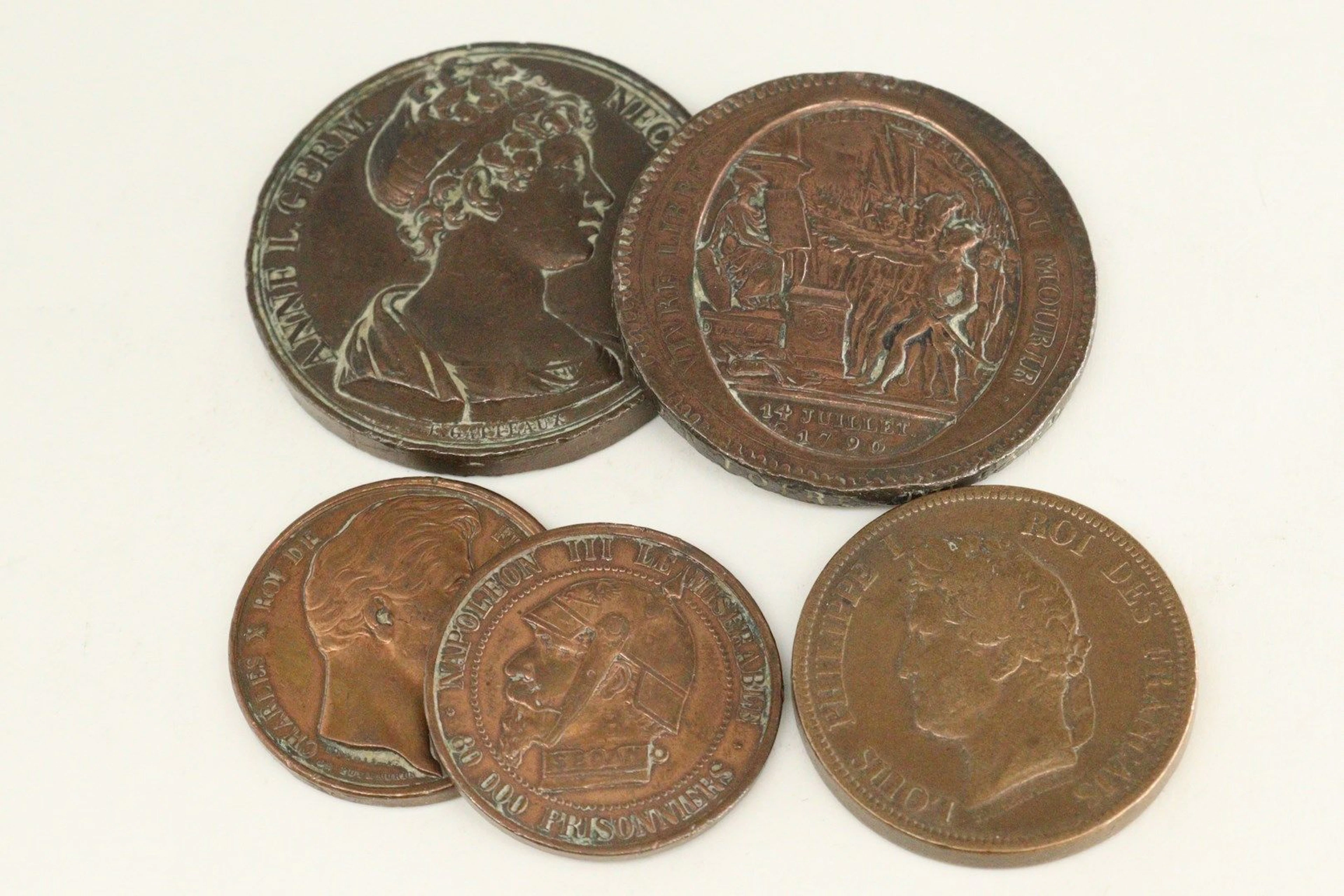 Ensemble de cinq pièces et médailles XVIIIème... - Lot 120 - Rossini