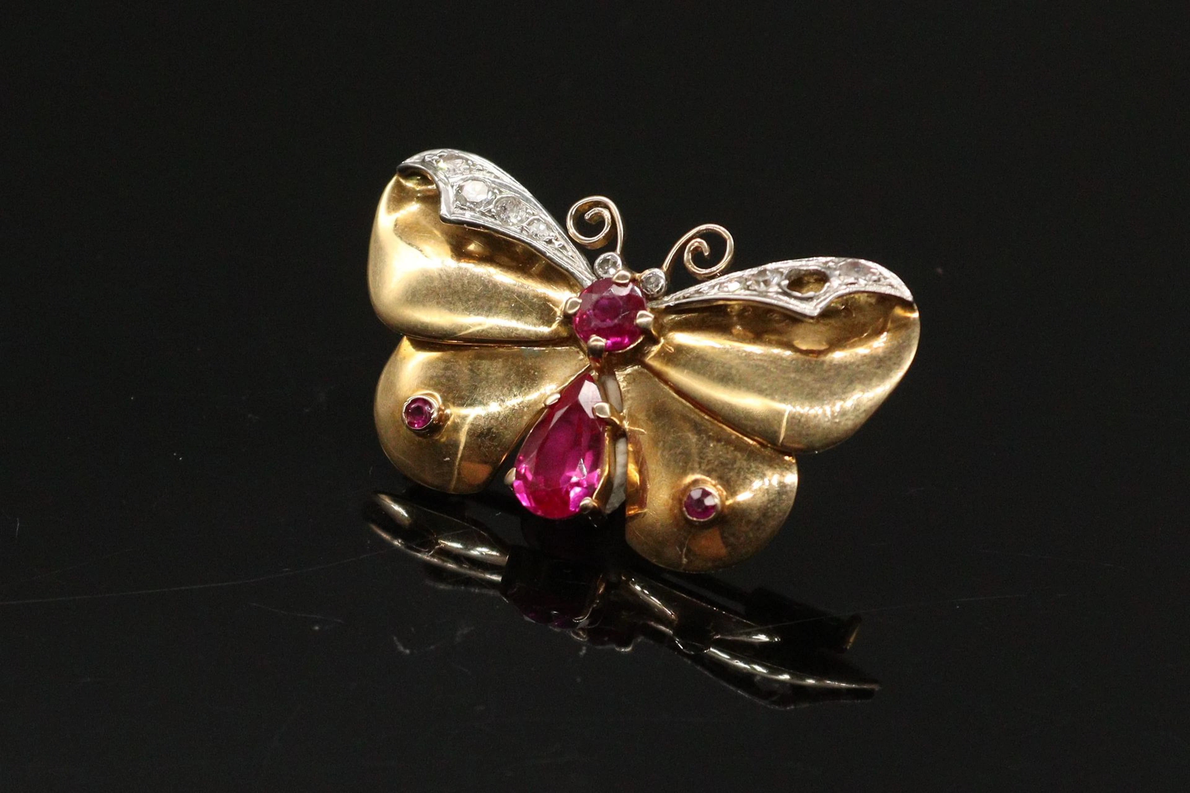 Broche en or jaune et gris 18k (750) formant... - Lot 456 - Rossini