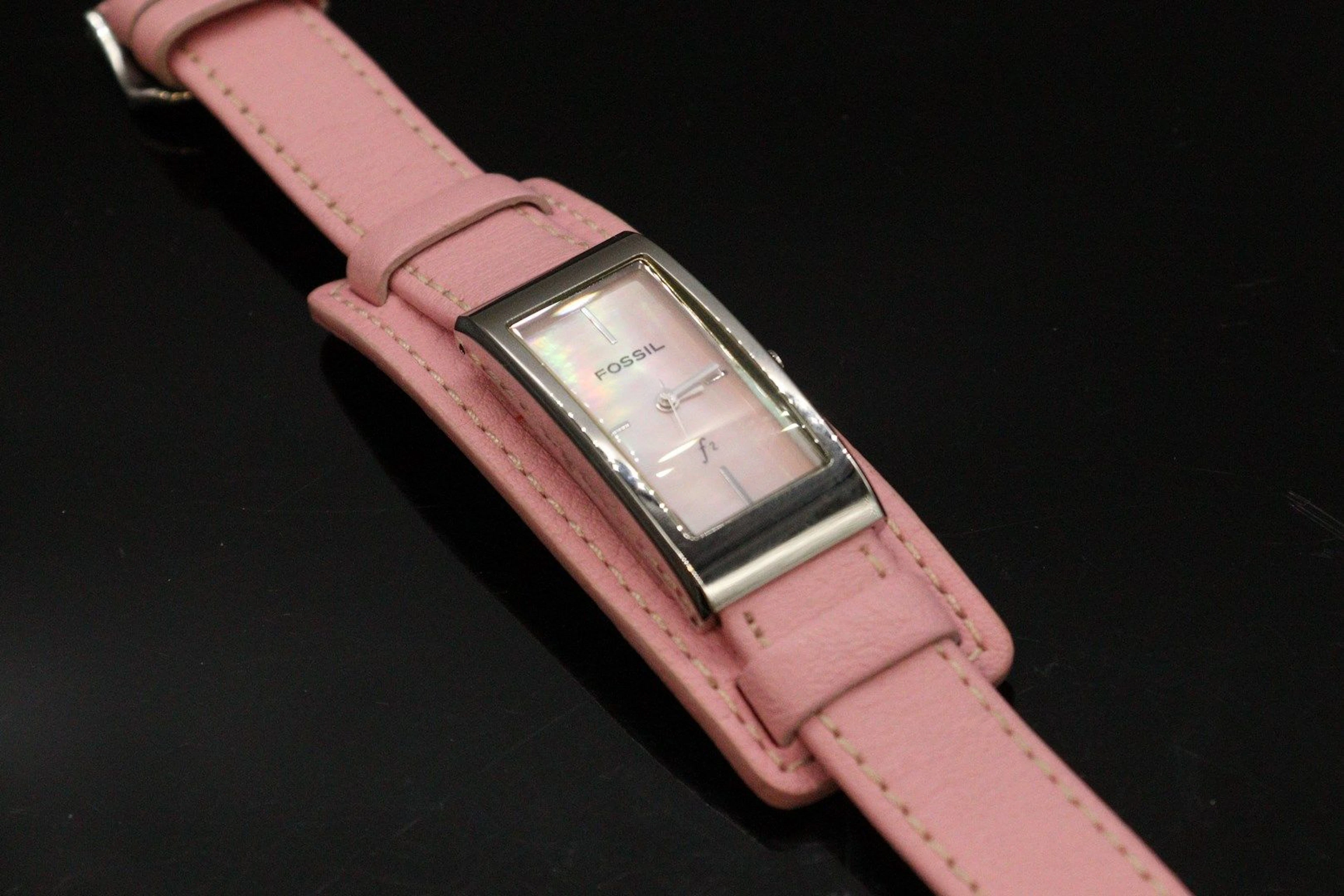 FOSSIL Montre bracelet de dame, cadran rectangulaire... - Lot 883 - Rossini