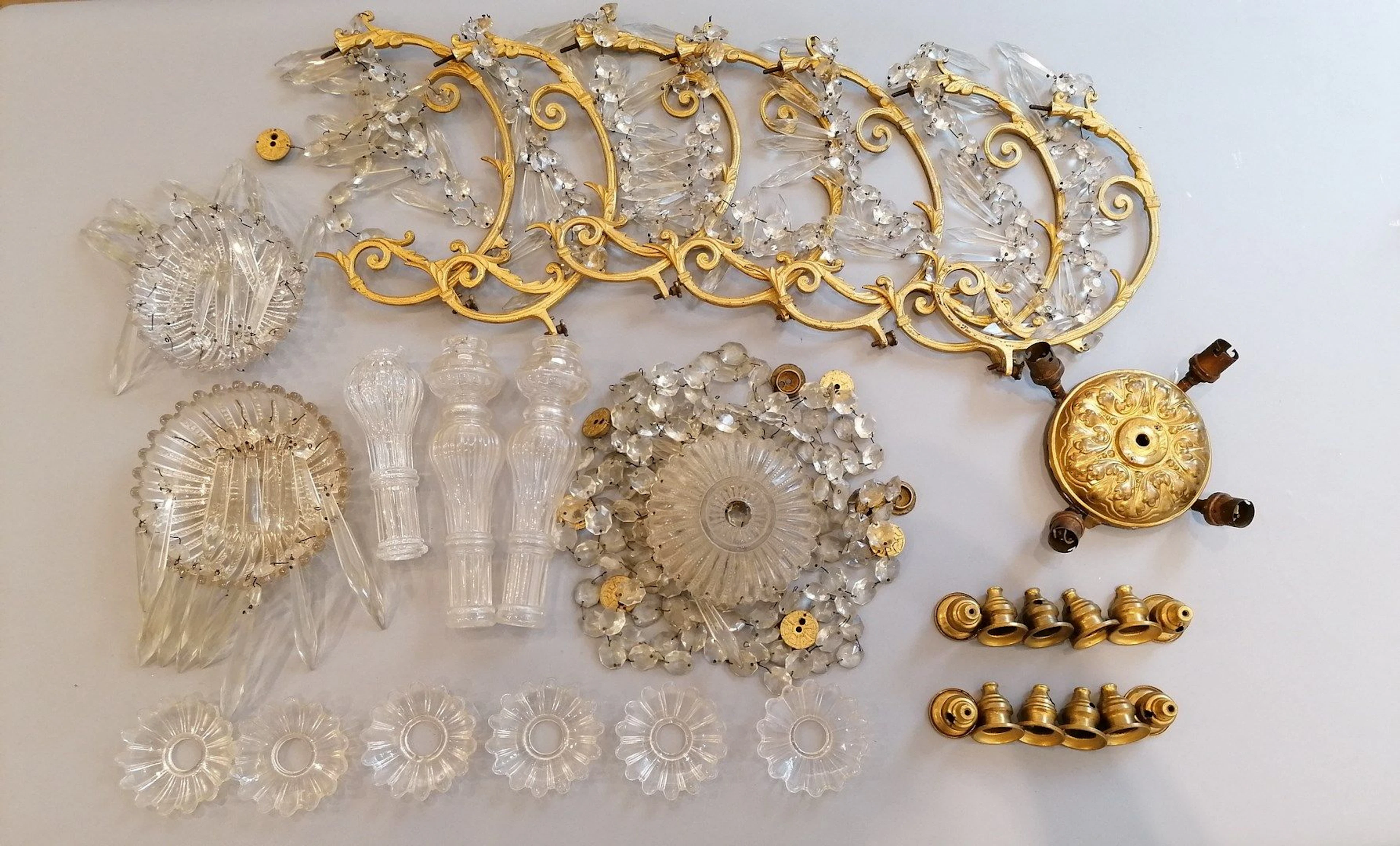 Lustre type baccarat en cristal, monture... - Lot 722 - Rossini
