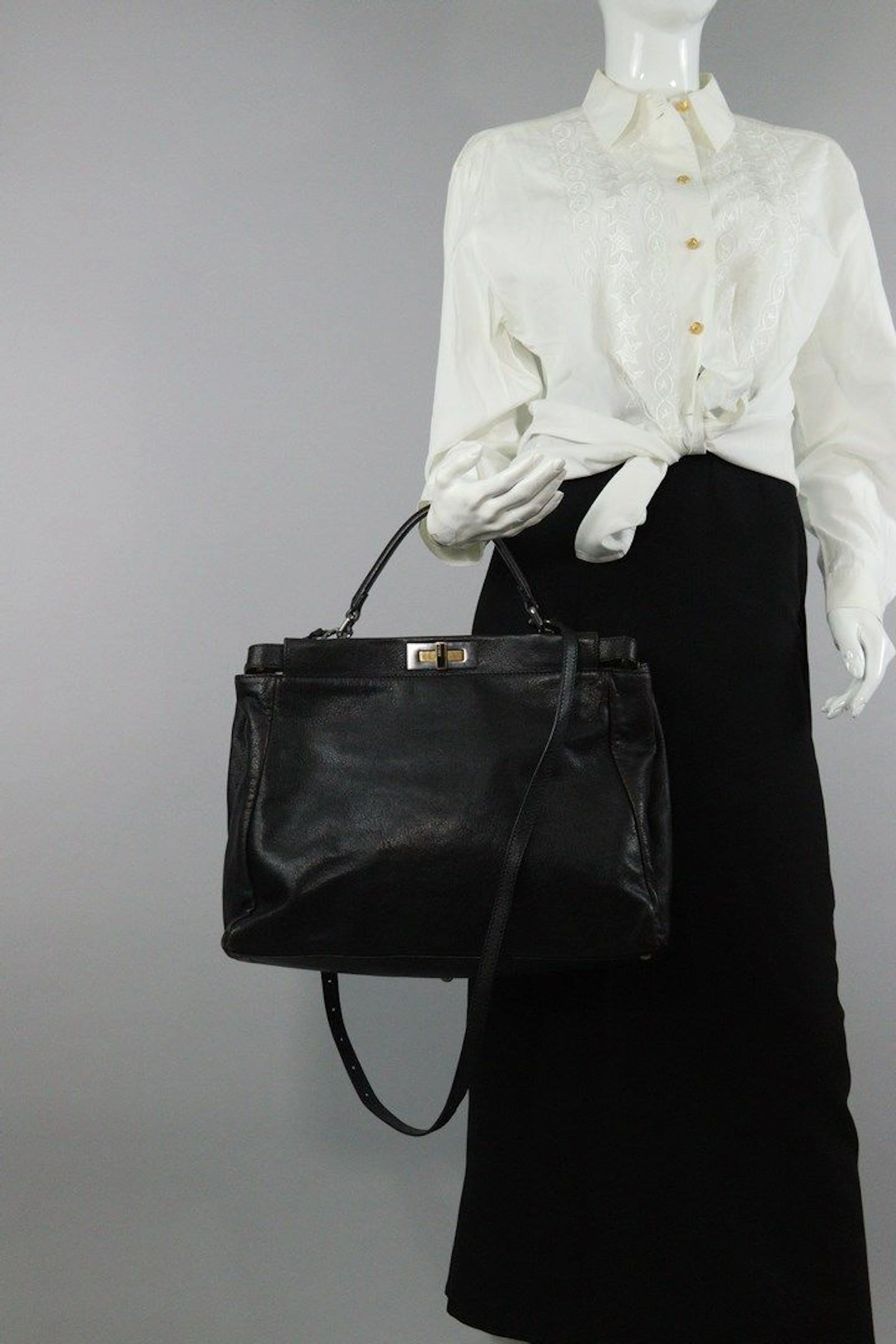 FENDI Sac « Peekaboo » GM en chèvre ébêne,... - Lot 99 - Rossini