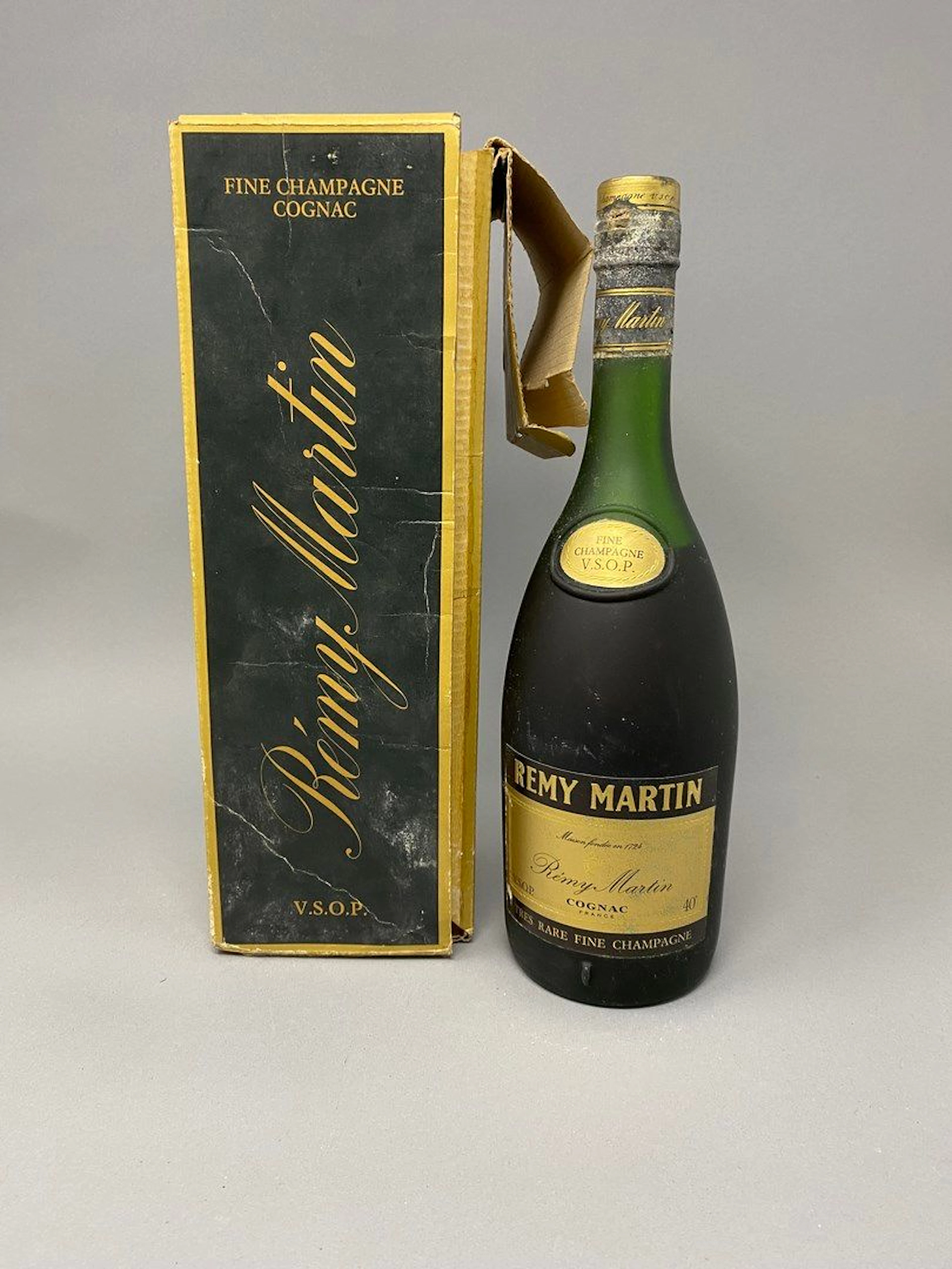 3 bouteilles COGNAC (2 Rémy Martin dont 1... - Lot 8 - Rossini