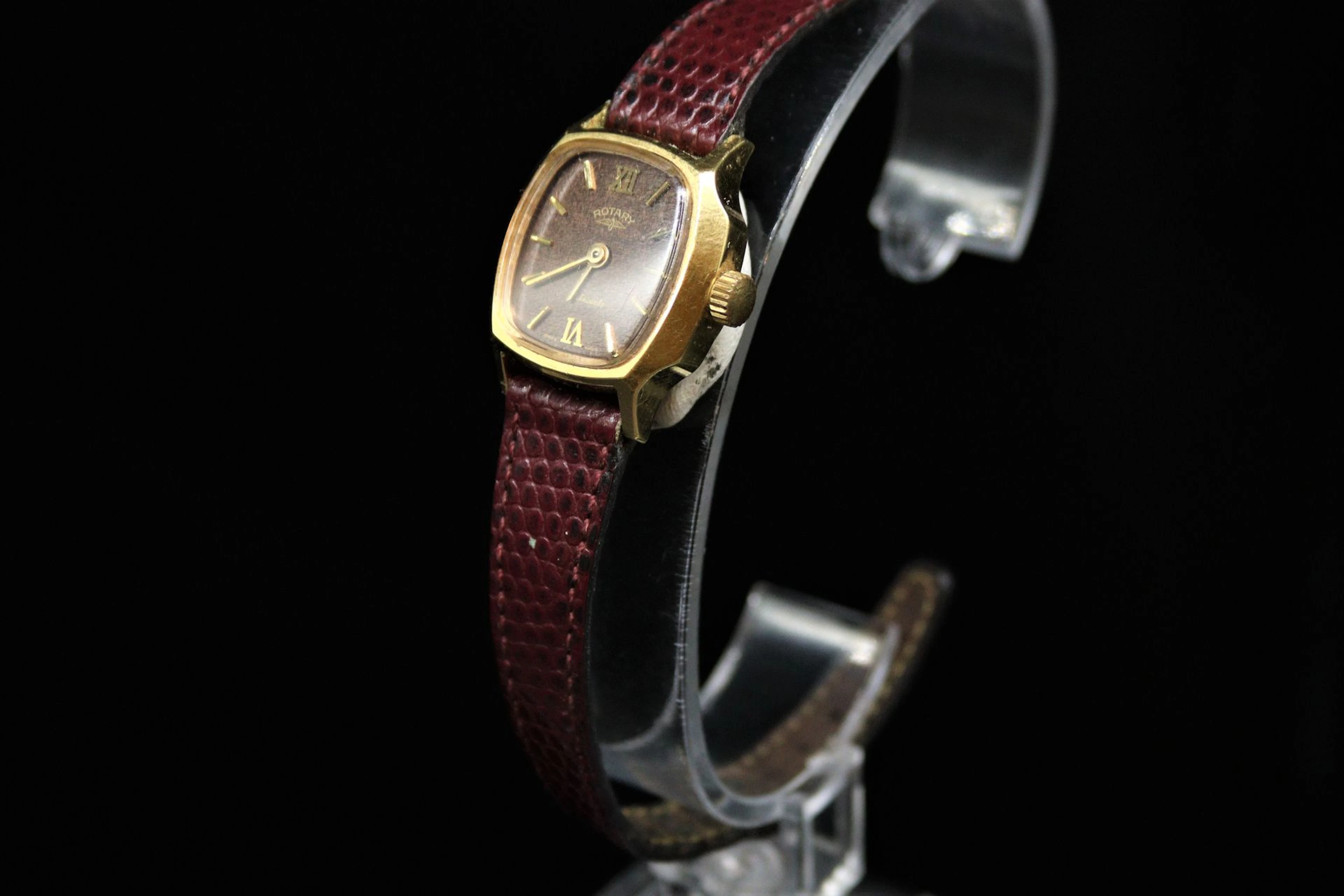 ROTARY Montre bracelet de dame, boîtier... - Lot 703 - Rossini