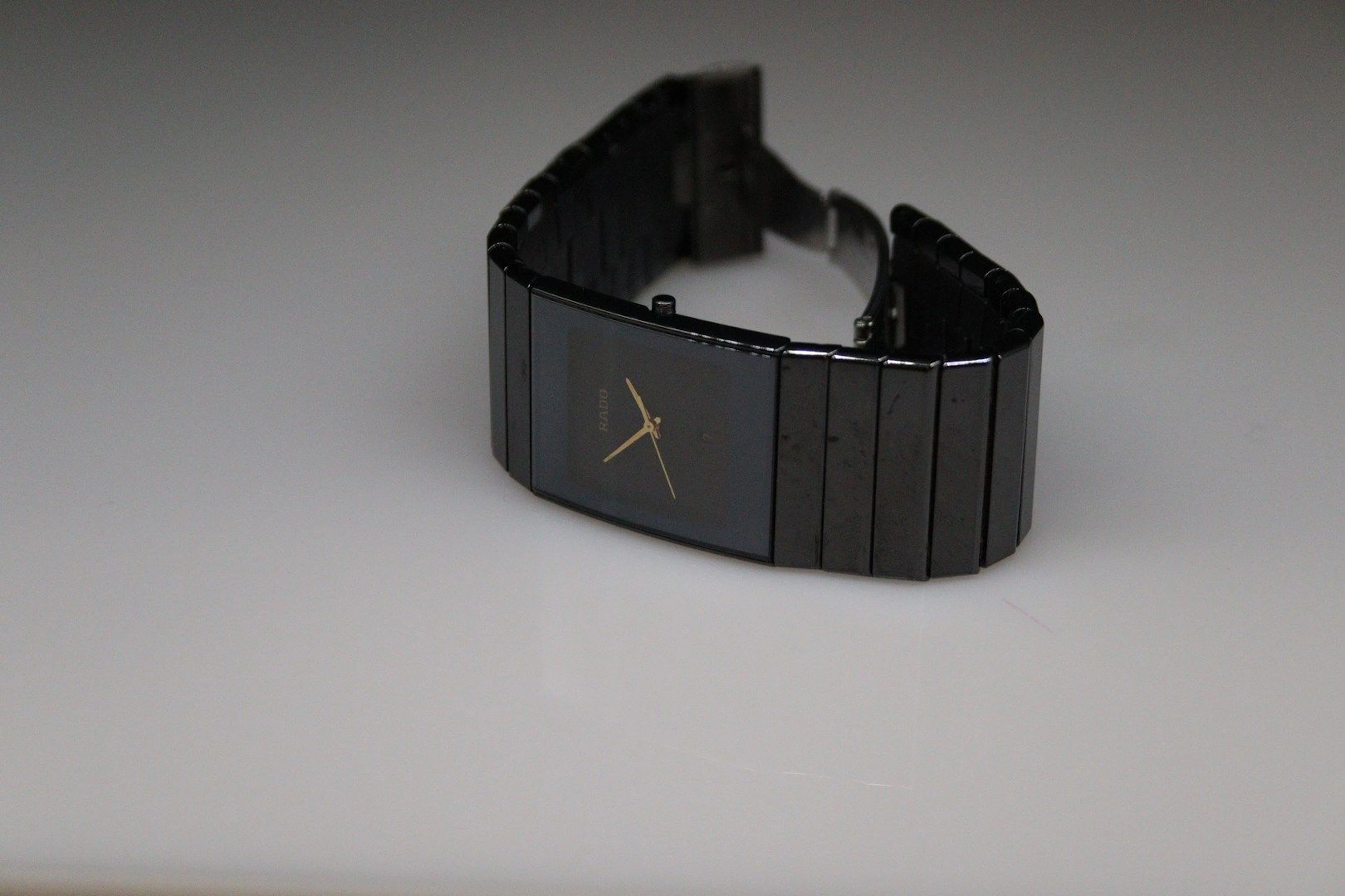 RADO Montre bracelet de dame, boitier rectangulaire... - Lot 403 - Rossini