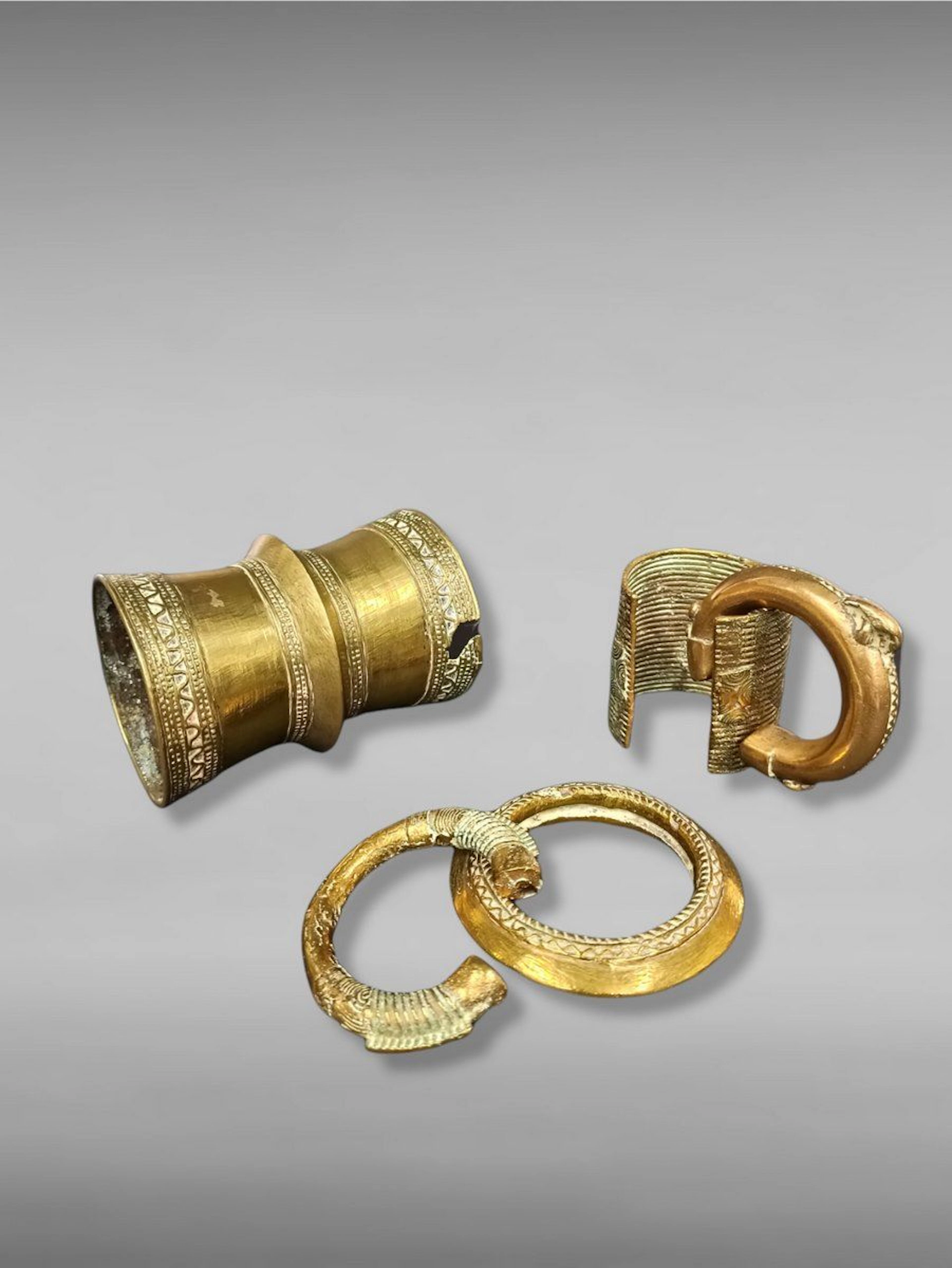 Côte d'Ivoire Lot de cinq bracelets en l... - Lot 515 - Rossini