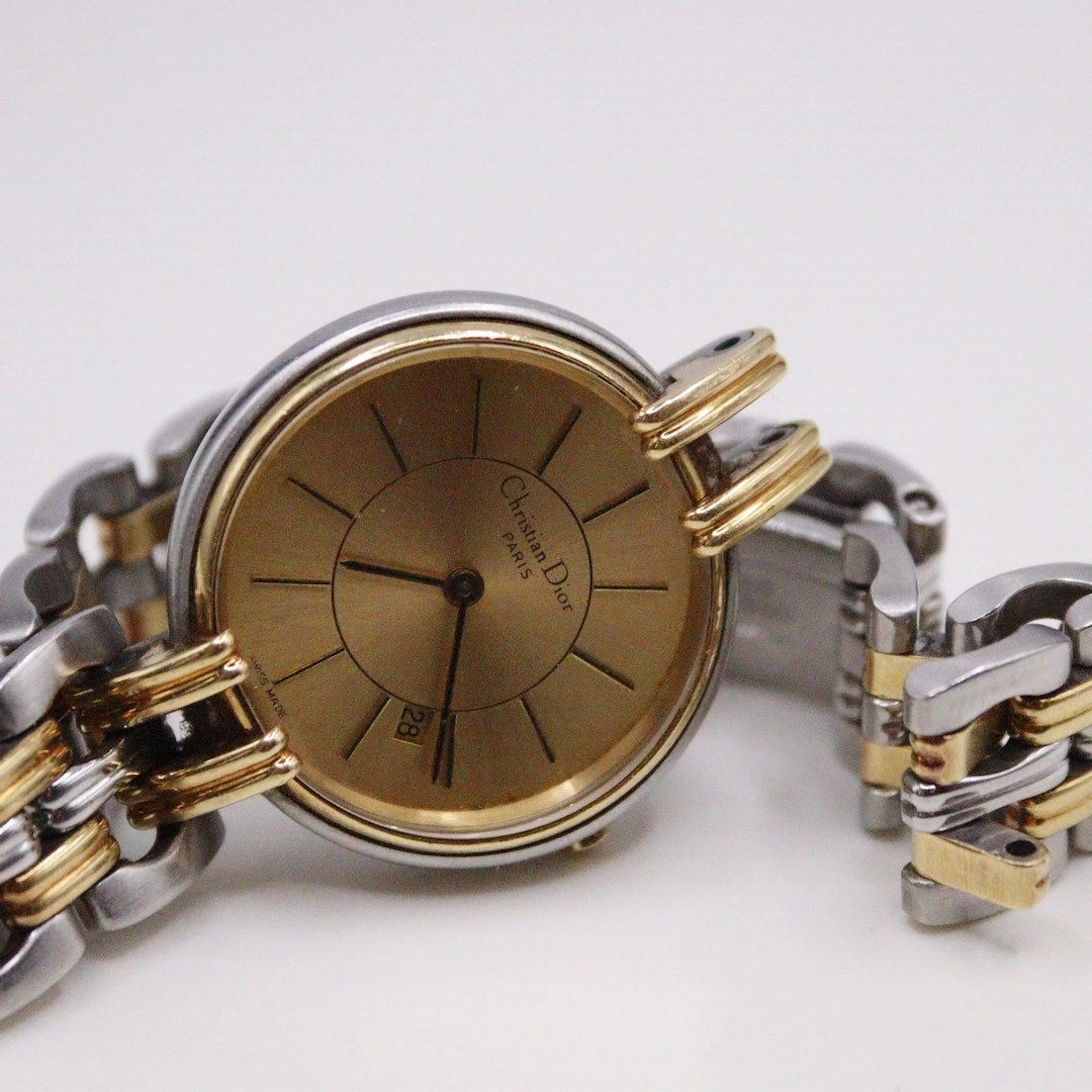 DIOR Montre bracele de dame, boîtier rond... - Lot 653 - Rossini