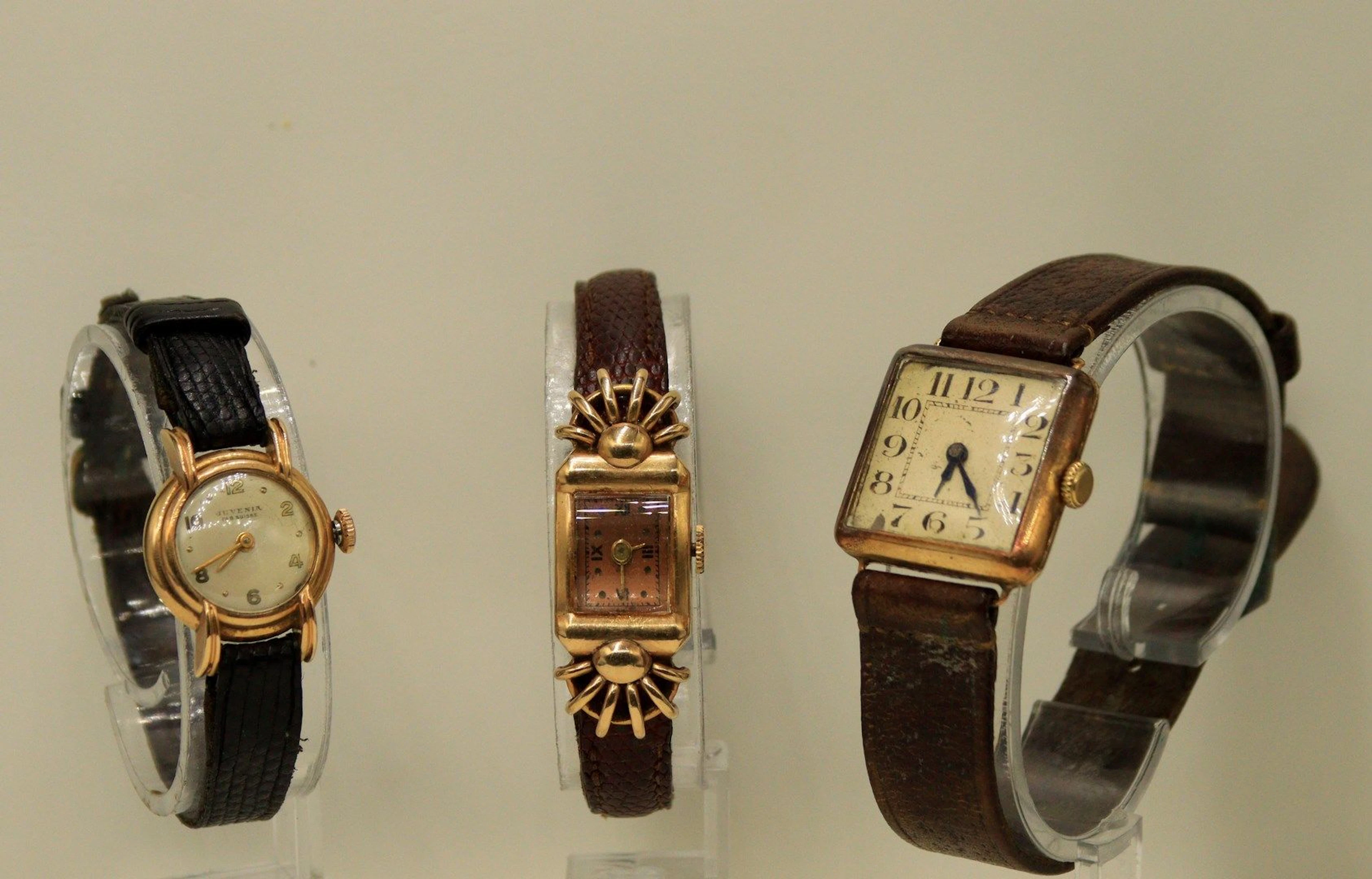 OMEGA - JUVENIA Lot de trois montres bracelet... - Lot 683 - Rossini