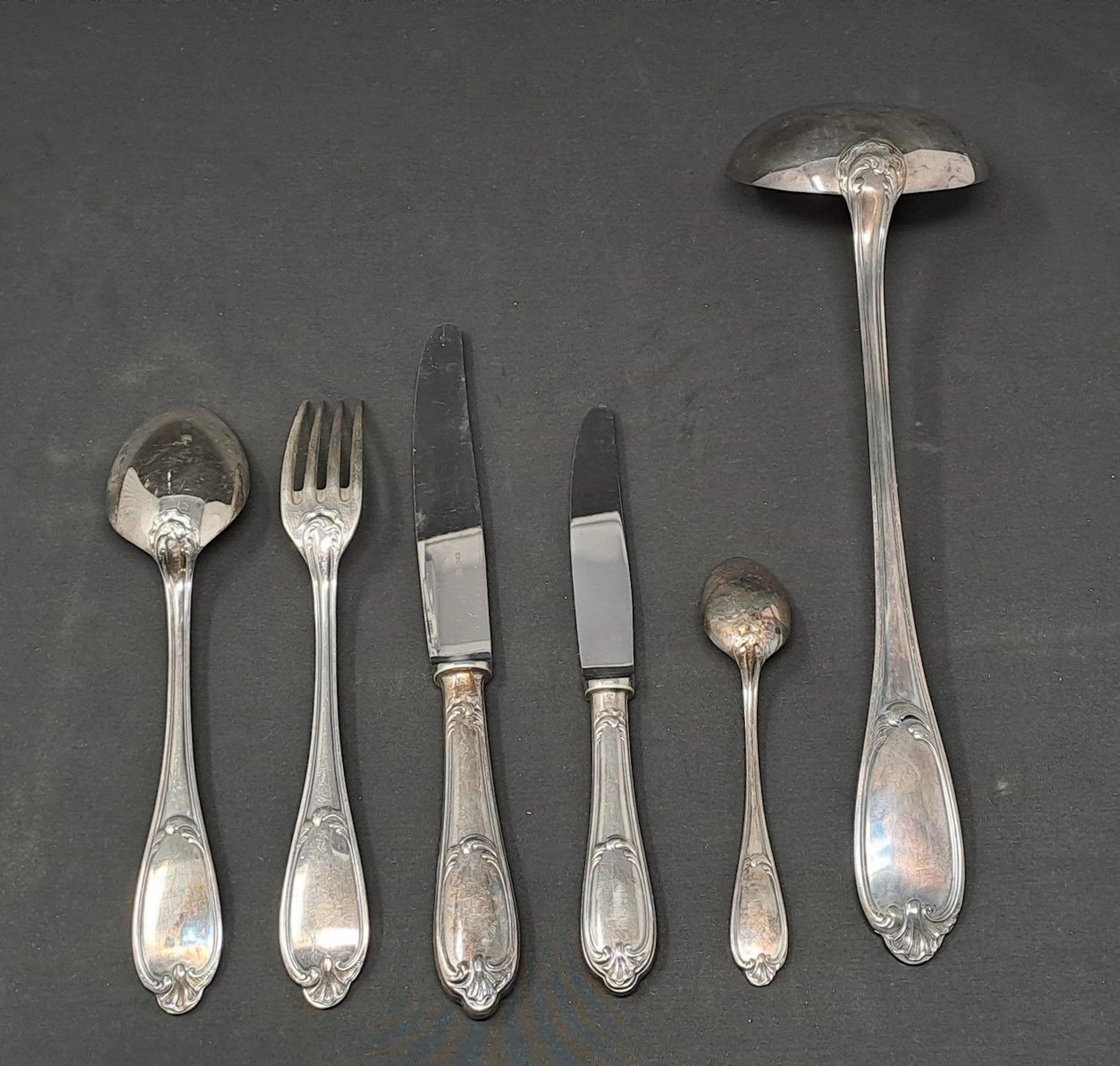 ERCUIS Partie de ménagère en métal argenté... - Lot 309 - Rossini