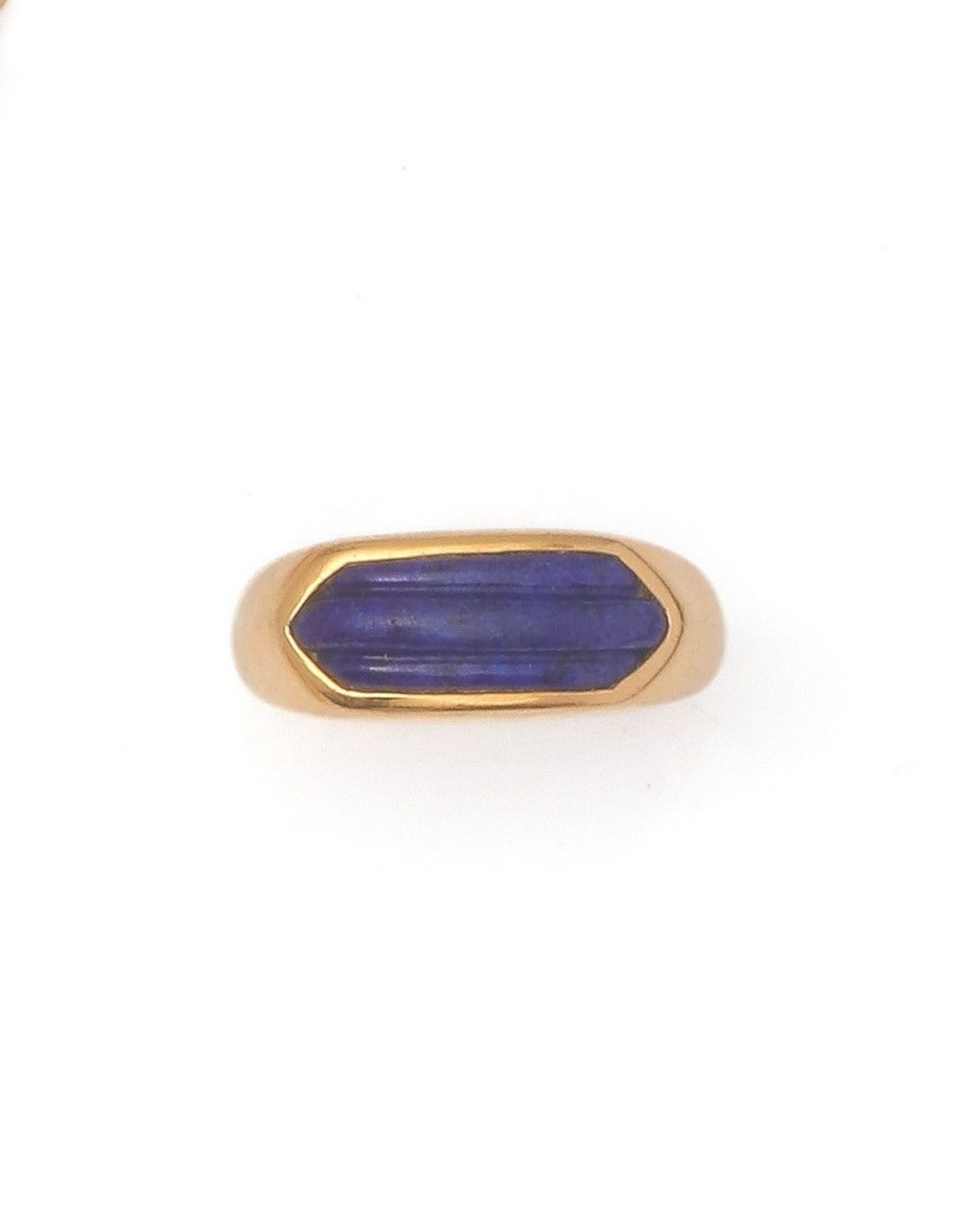 Bague en or 18K (750), ornée d'un motif godronné... - Lot 162 - Rossini