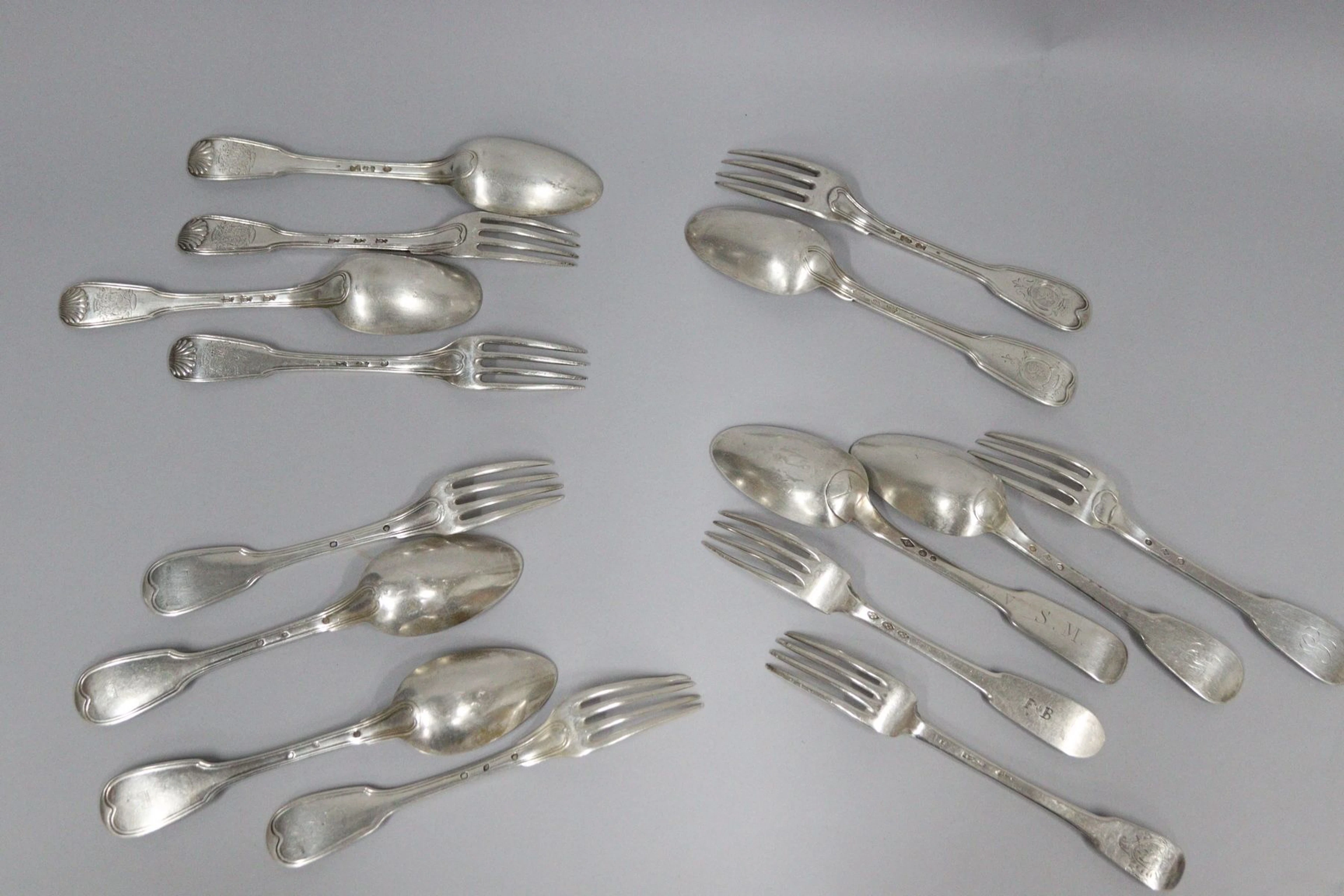 Lot de couverts en argent composé de : Deux... - Lot 406 - Rossini