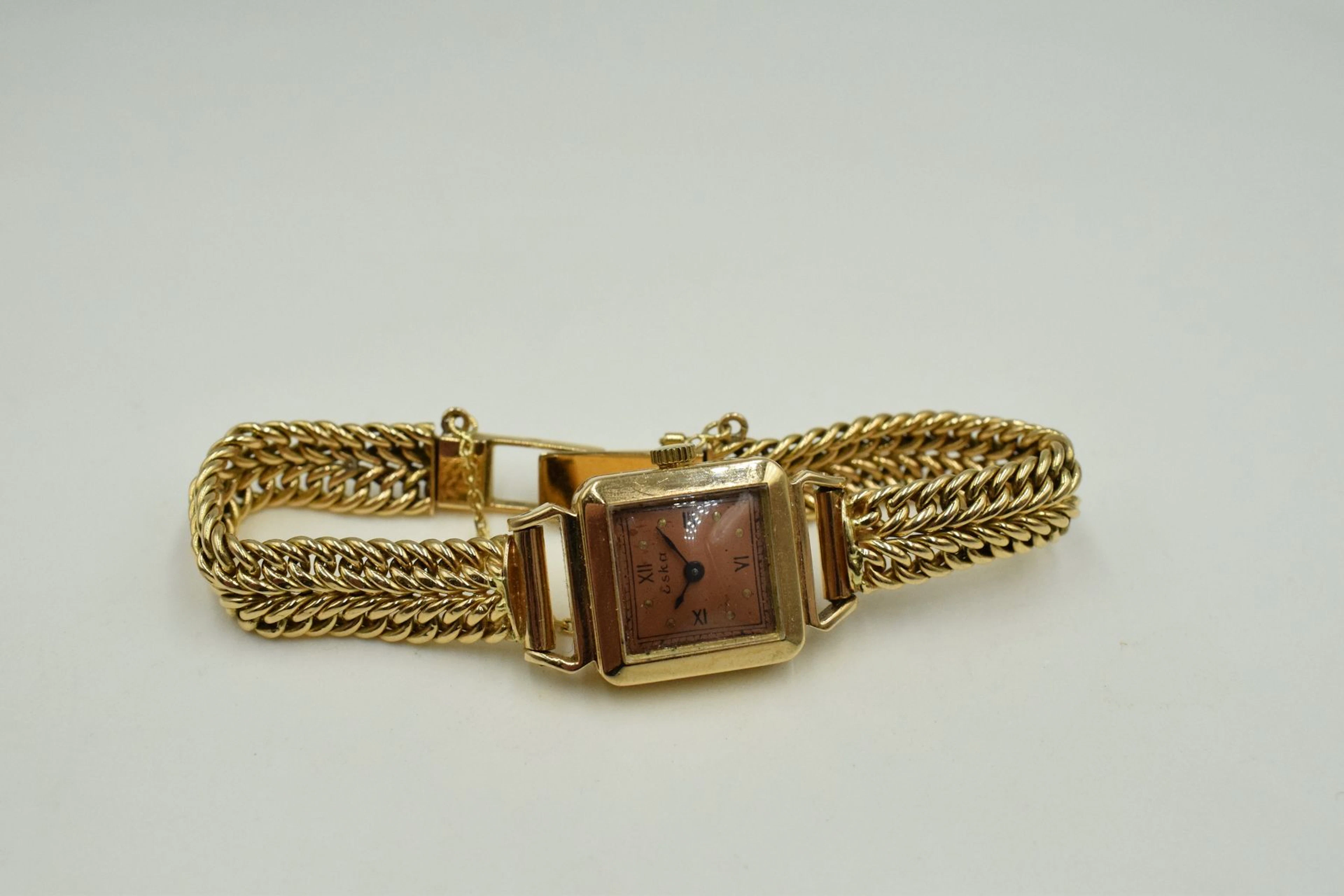 Montre bracelet de dame, boîtier carré en... - Lot 513 - Rossini