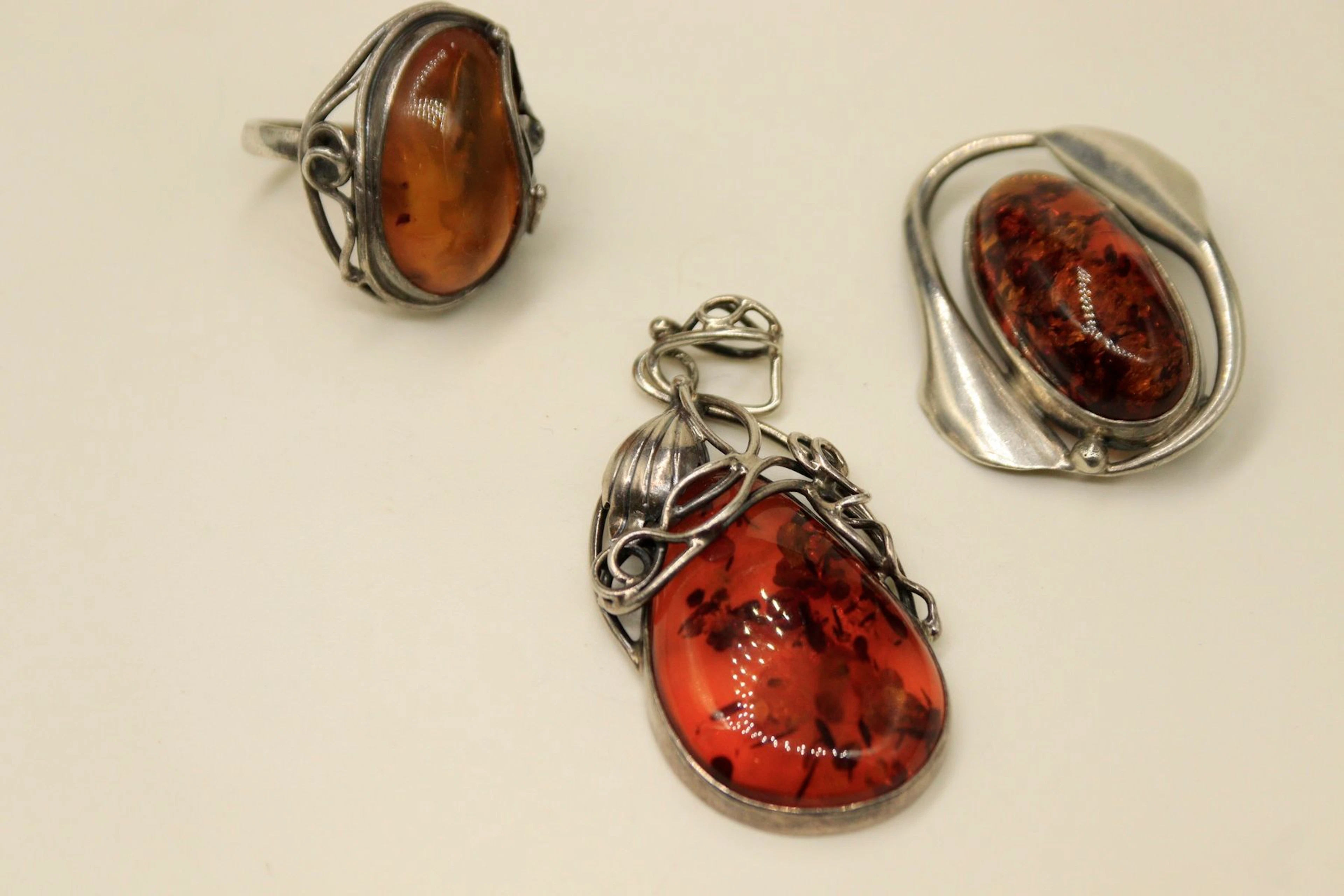 Ensemble de bijoux en argent (925) comprenant... - Lot 202 - Rossini