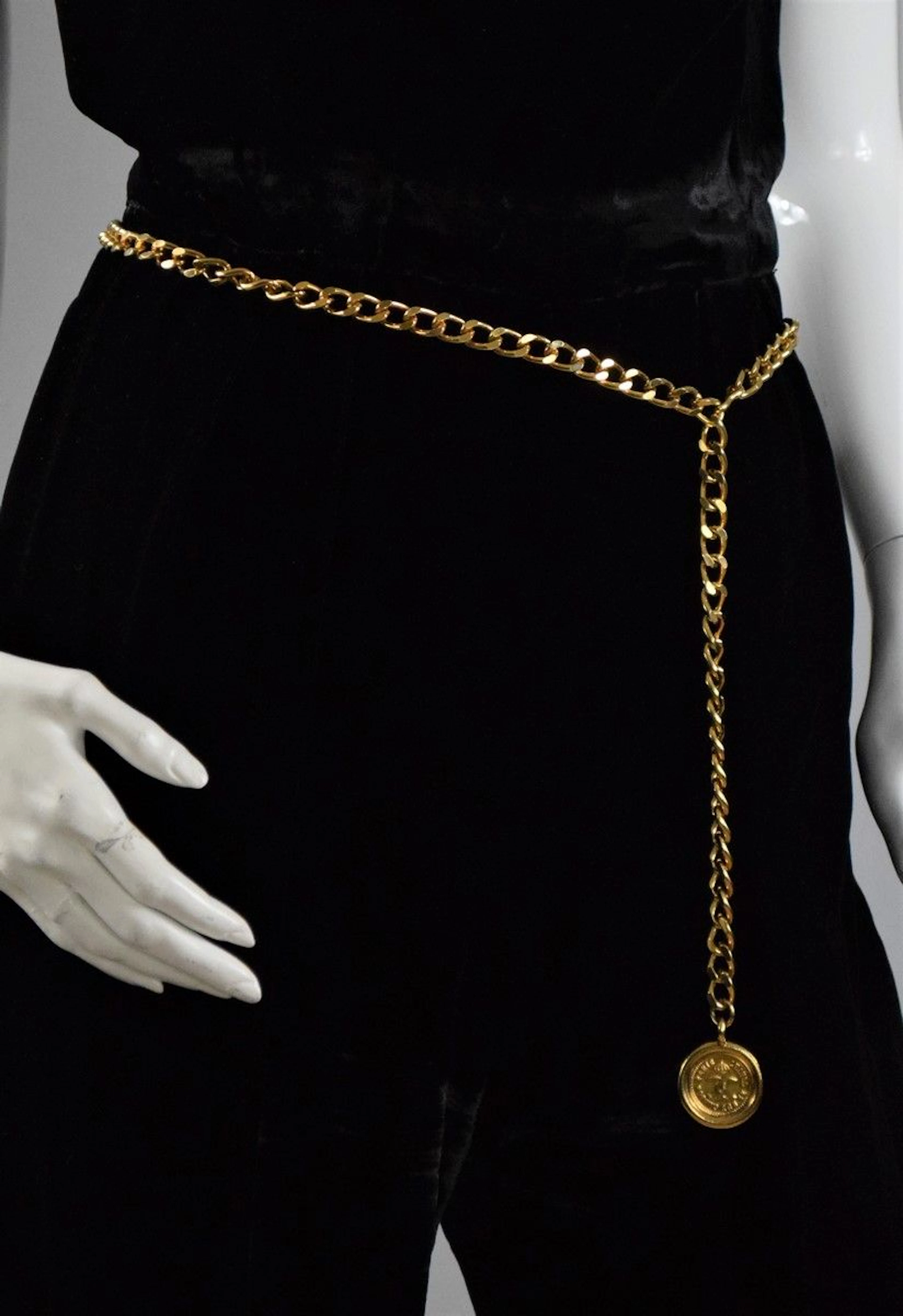 CHANEL Circa 1992 Ceinture chaine en métal... - Lot 199 - Rossini