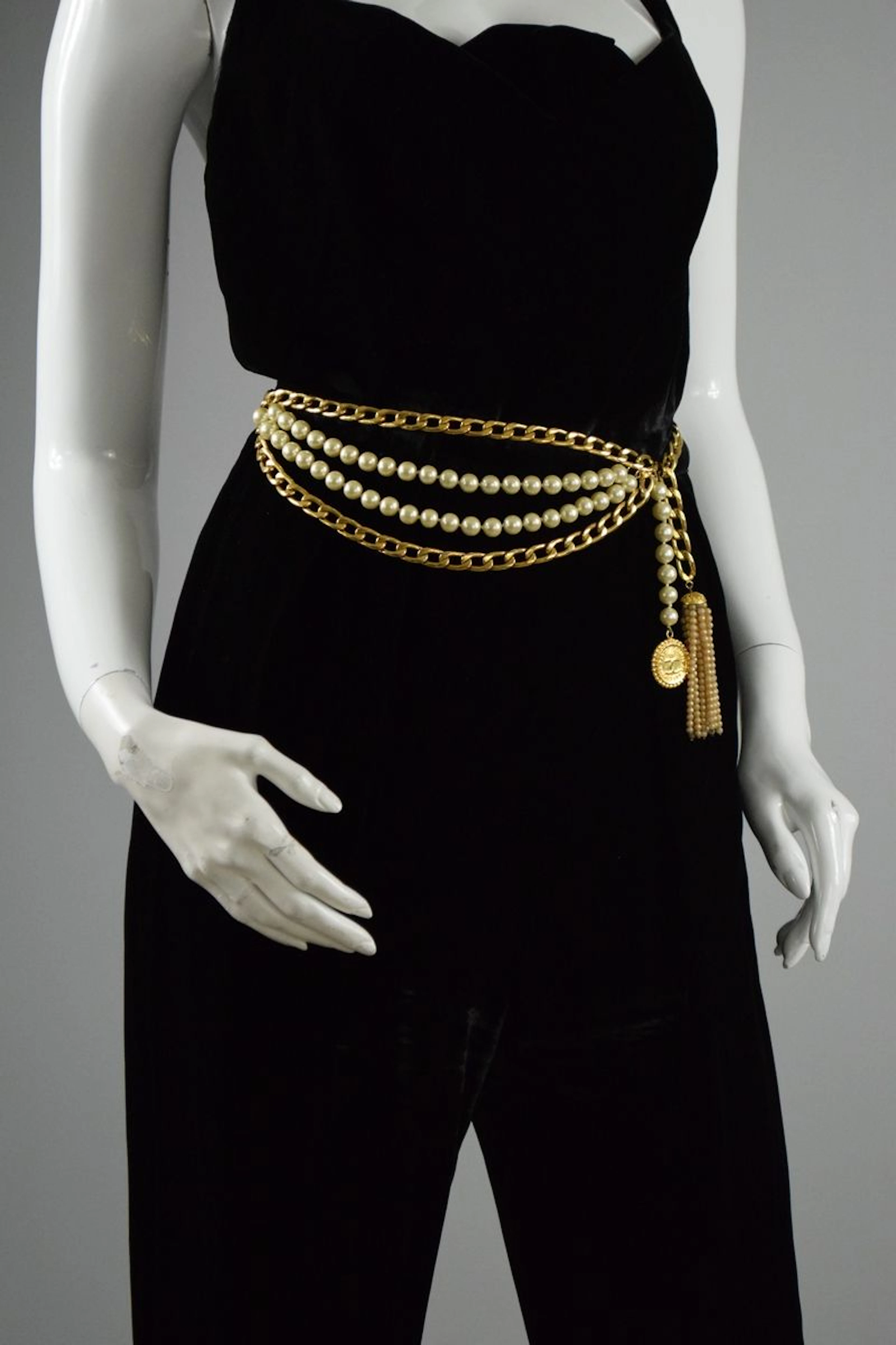 CHANEL Ceinture bijou à décor de rangs de... - Lot 202 - Rossini
