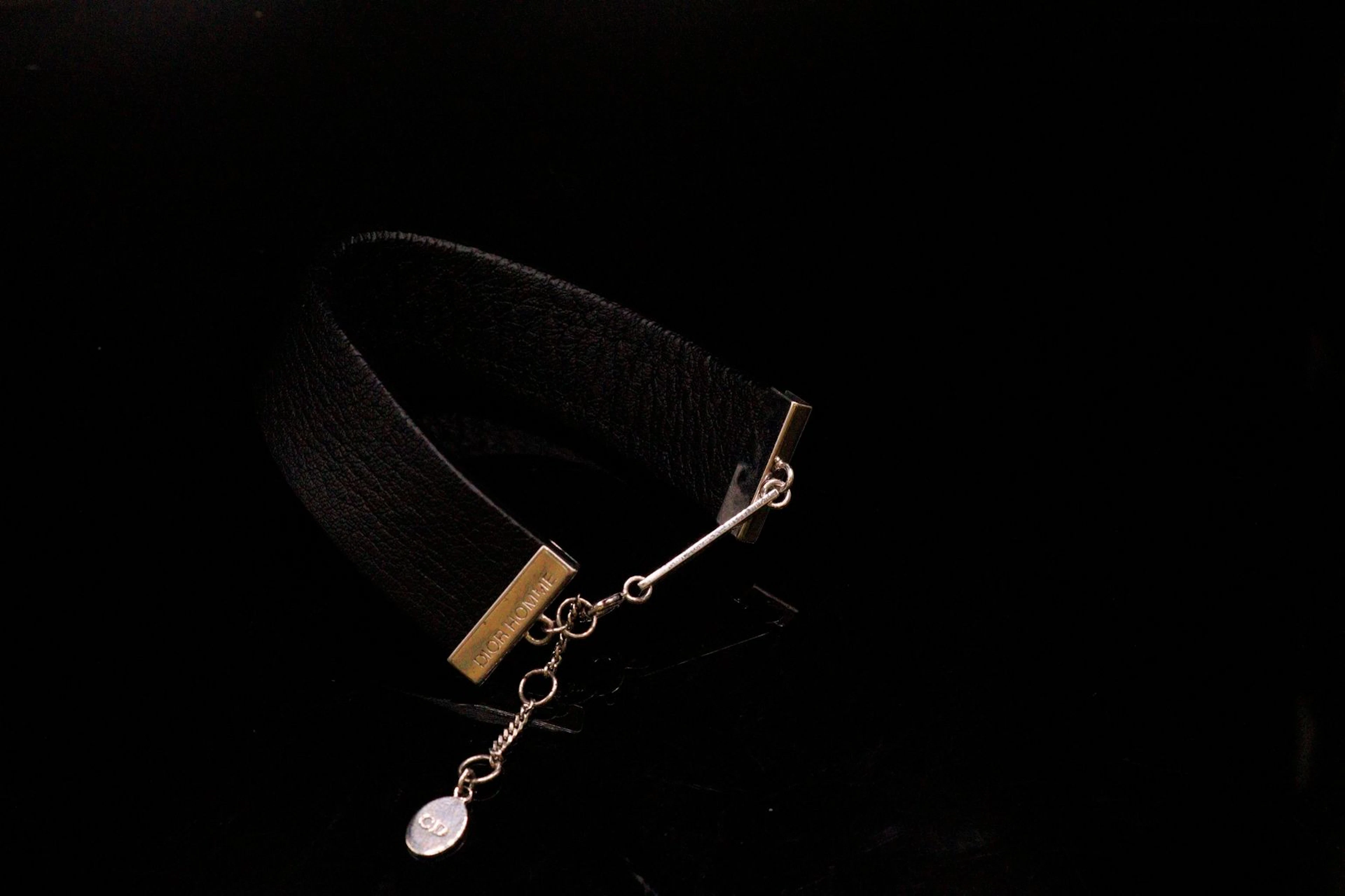 DIOR HOMME Bracelet en cuir noir et métal... - Lot 226 - Rossini