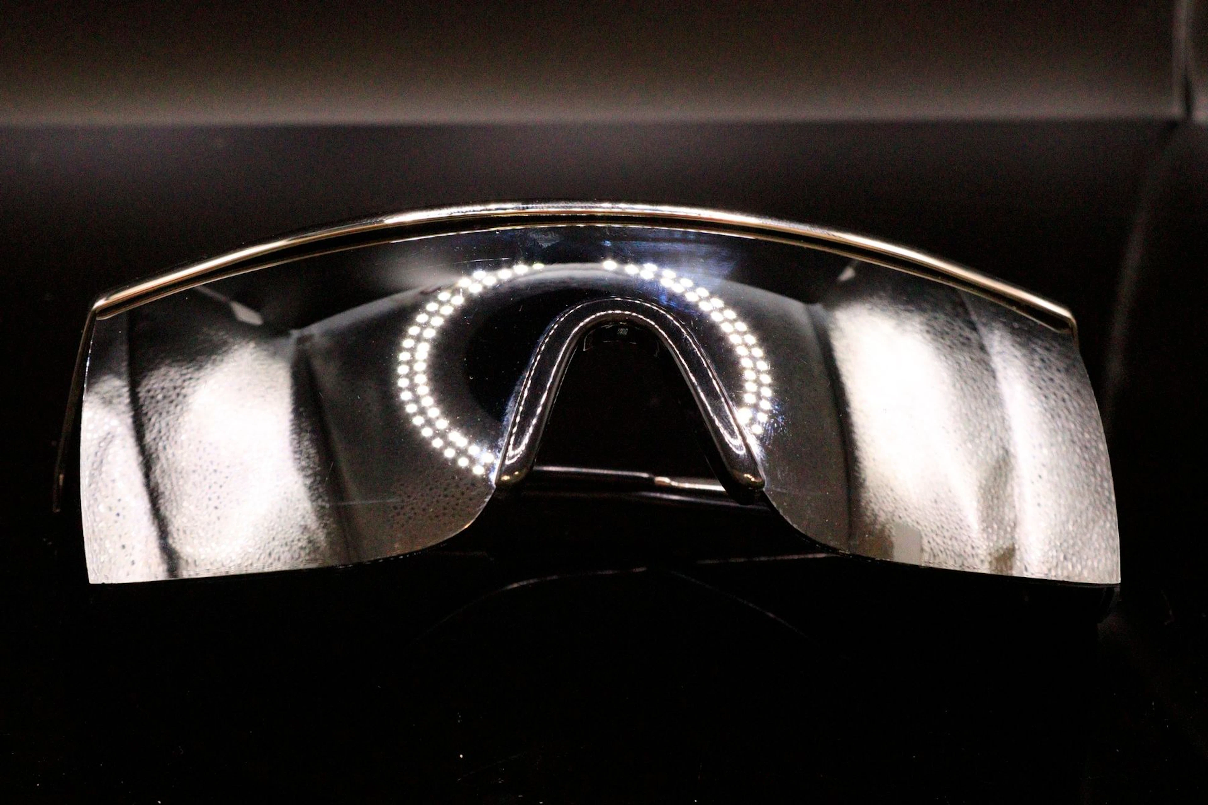 GIANNI VERSACE Rare paire de solaires effet... - Lot 467 - Rossini