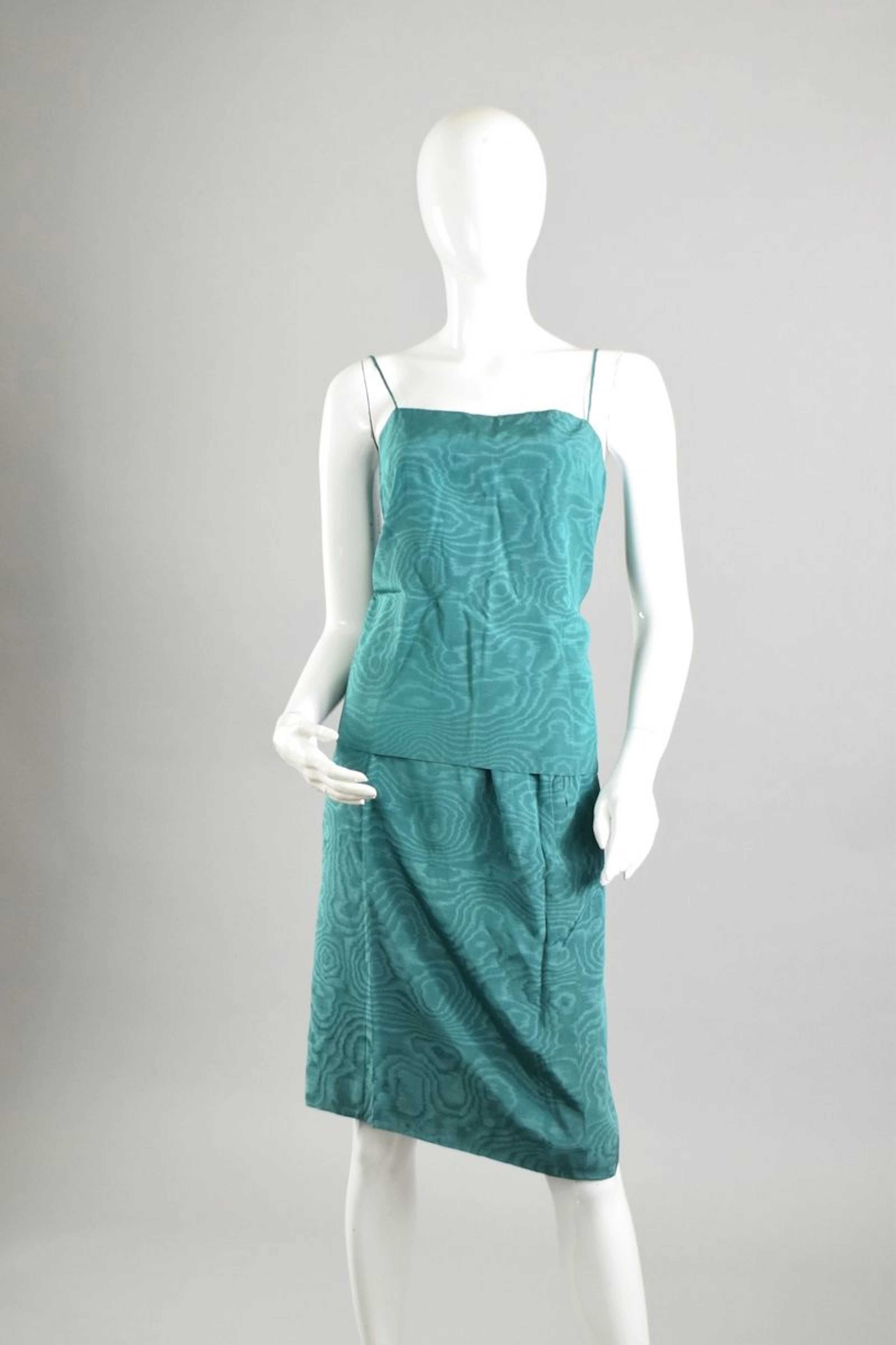 PIERRE BALMAIN Circa 1980 Ensemble bleu... - Lot 590 - Rossini