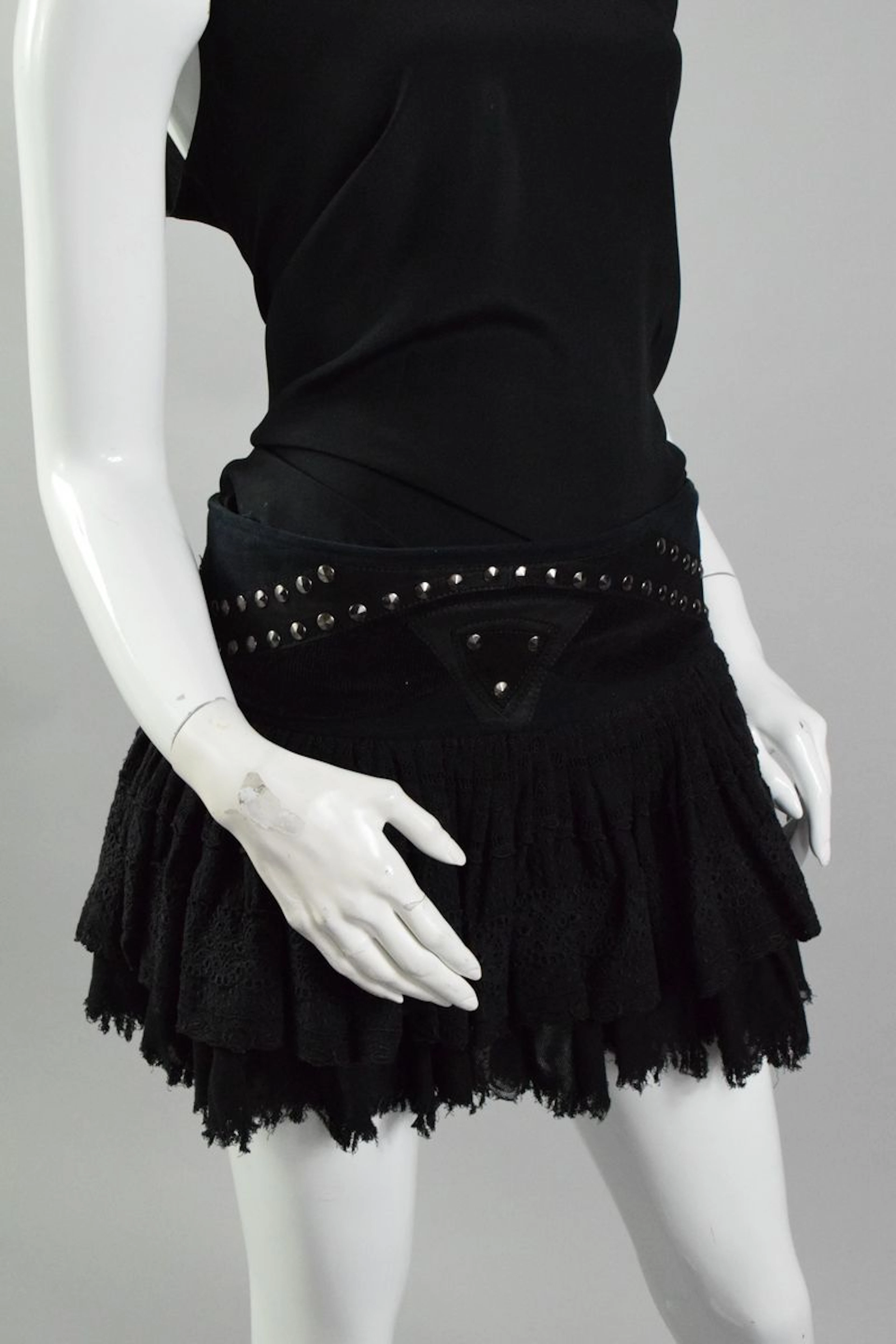 BALMAIN Mini jupe à importante ceinture... - Lot 594 - Rossini