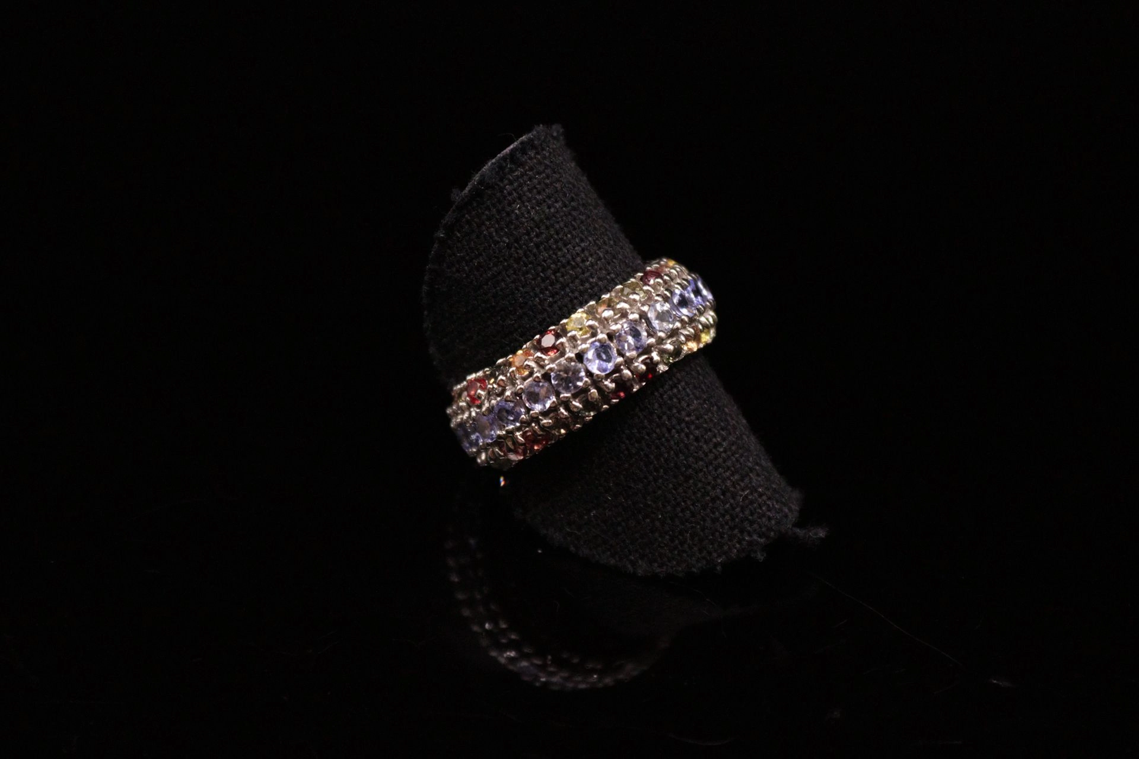 Bague en argent (925) pavée de tanzanites,... - Lot 467 - Rossini
