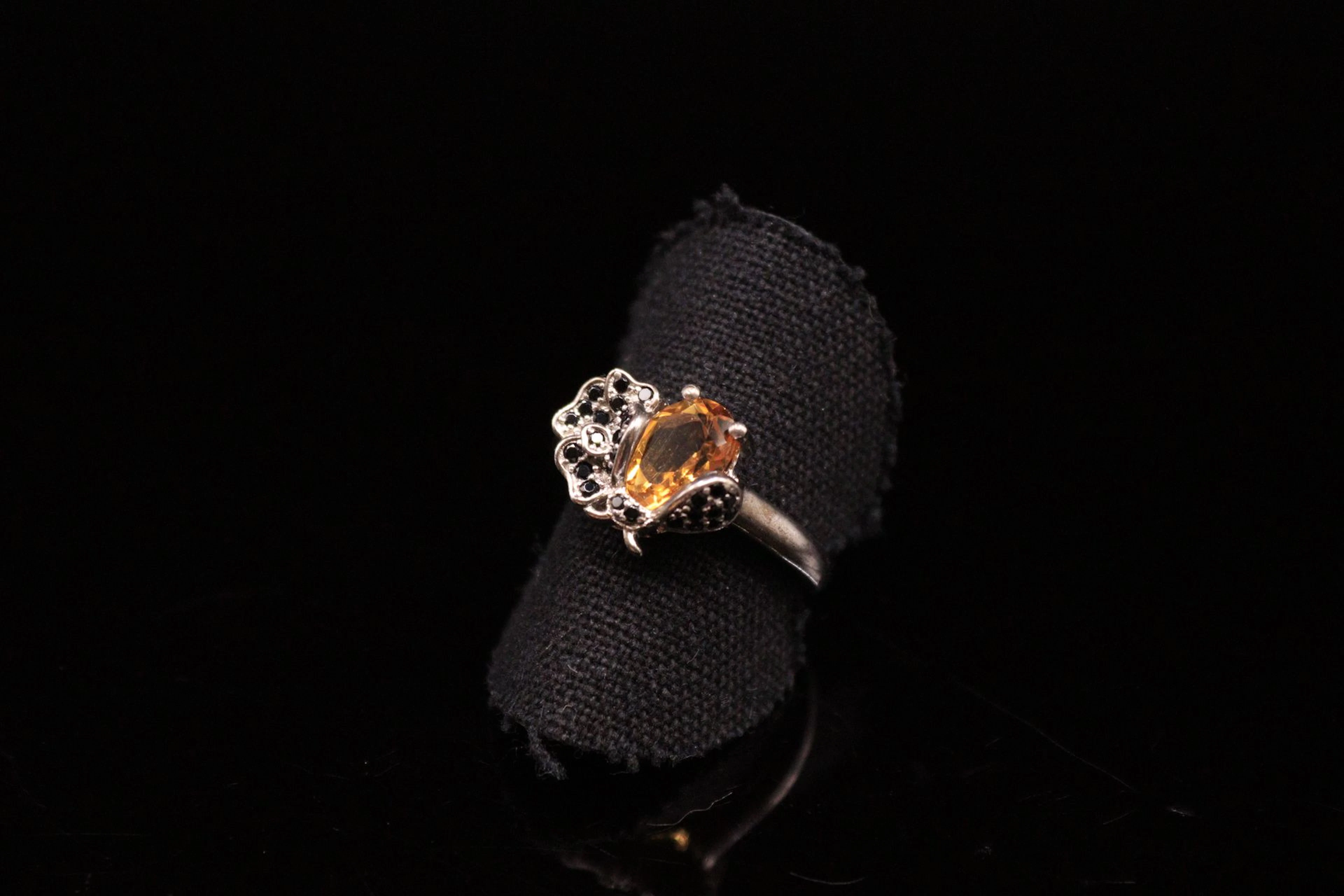 Bague en argent (925) à décor d'un insecte... - Lot 471 - Rossini