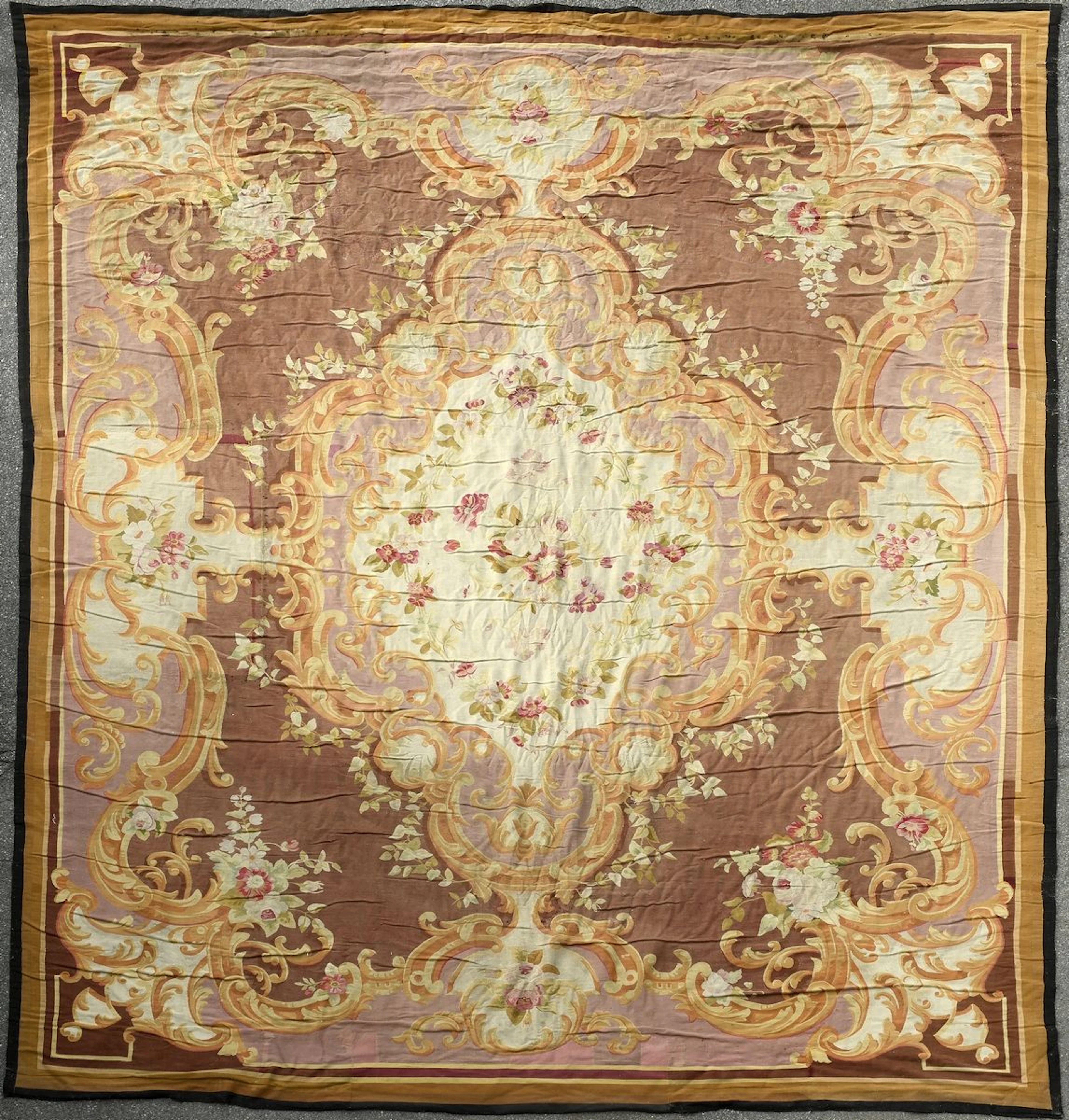 AUBUSSON Important tapis ras à décor de fleurs... - Lot 235 - Rossini
