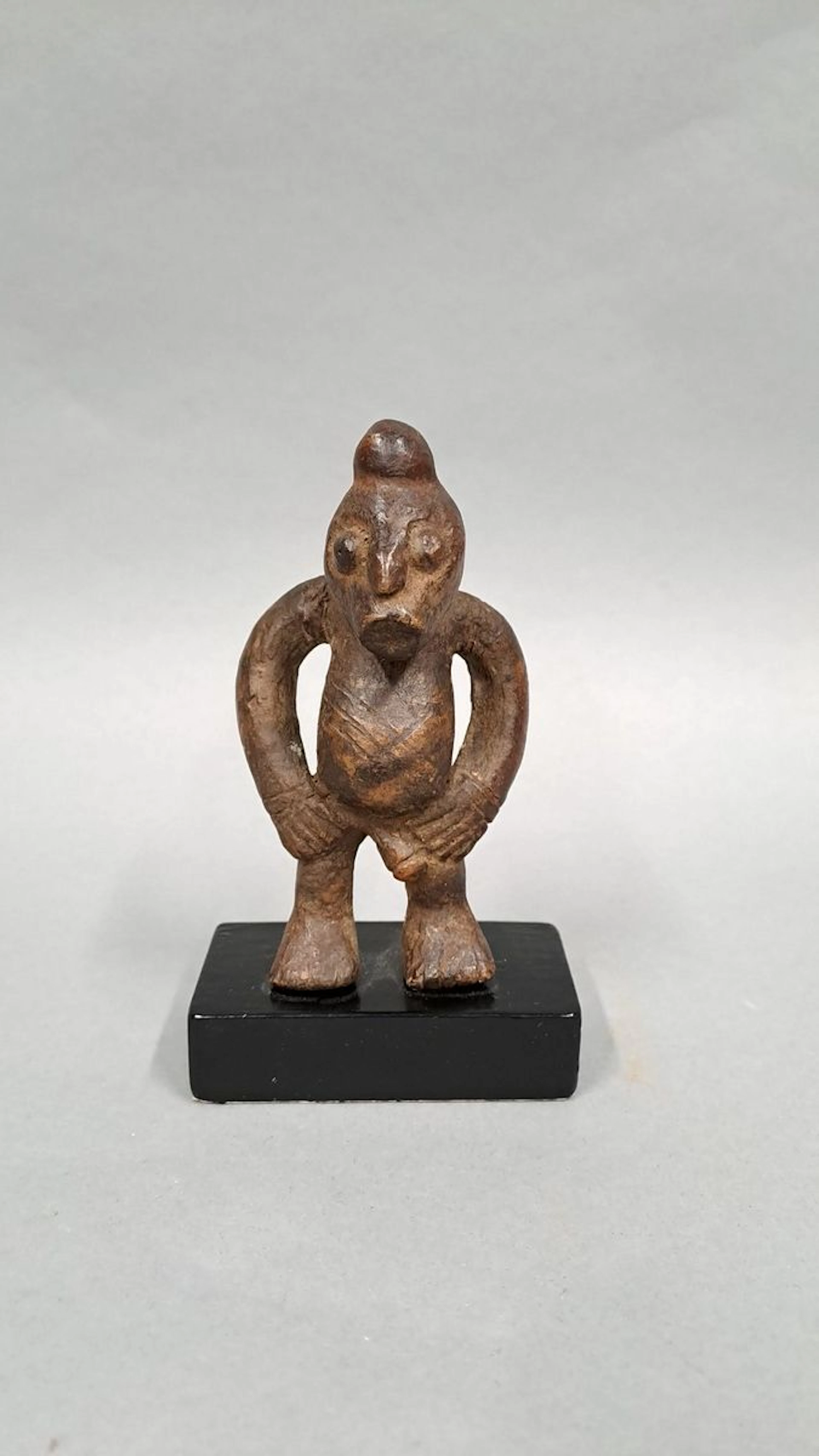Petite statuette du CAMEROUN (Bamileke). Socle. H.... - Lot 373 - Rossini