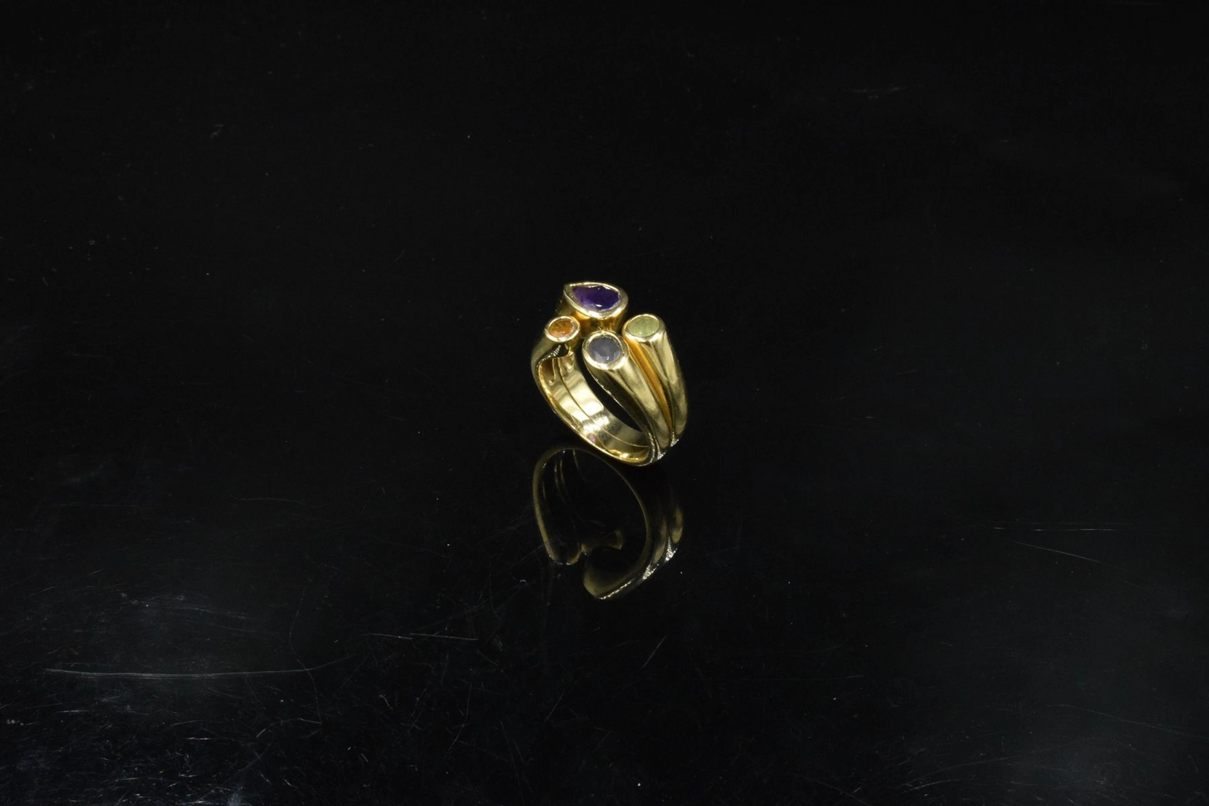 Bague en or jaune 18K (750) ornée de quatre... - Lot 184 - Rossini