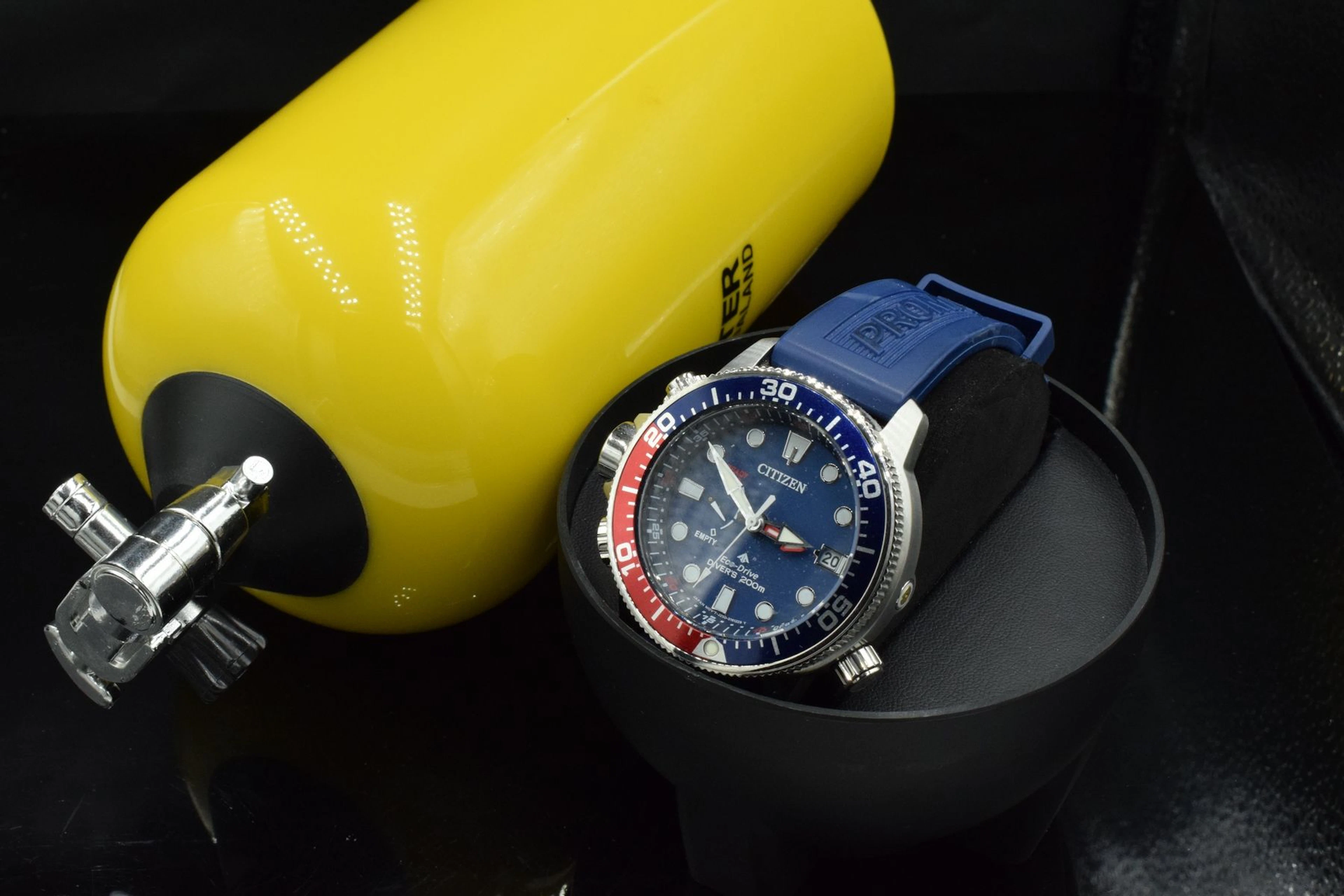 CITIZEN Montre de plongeur Eco Drive en acier,... - Lot 548 - Rossini