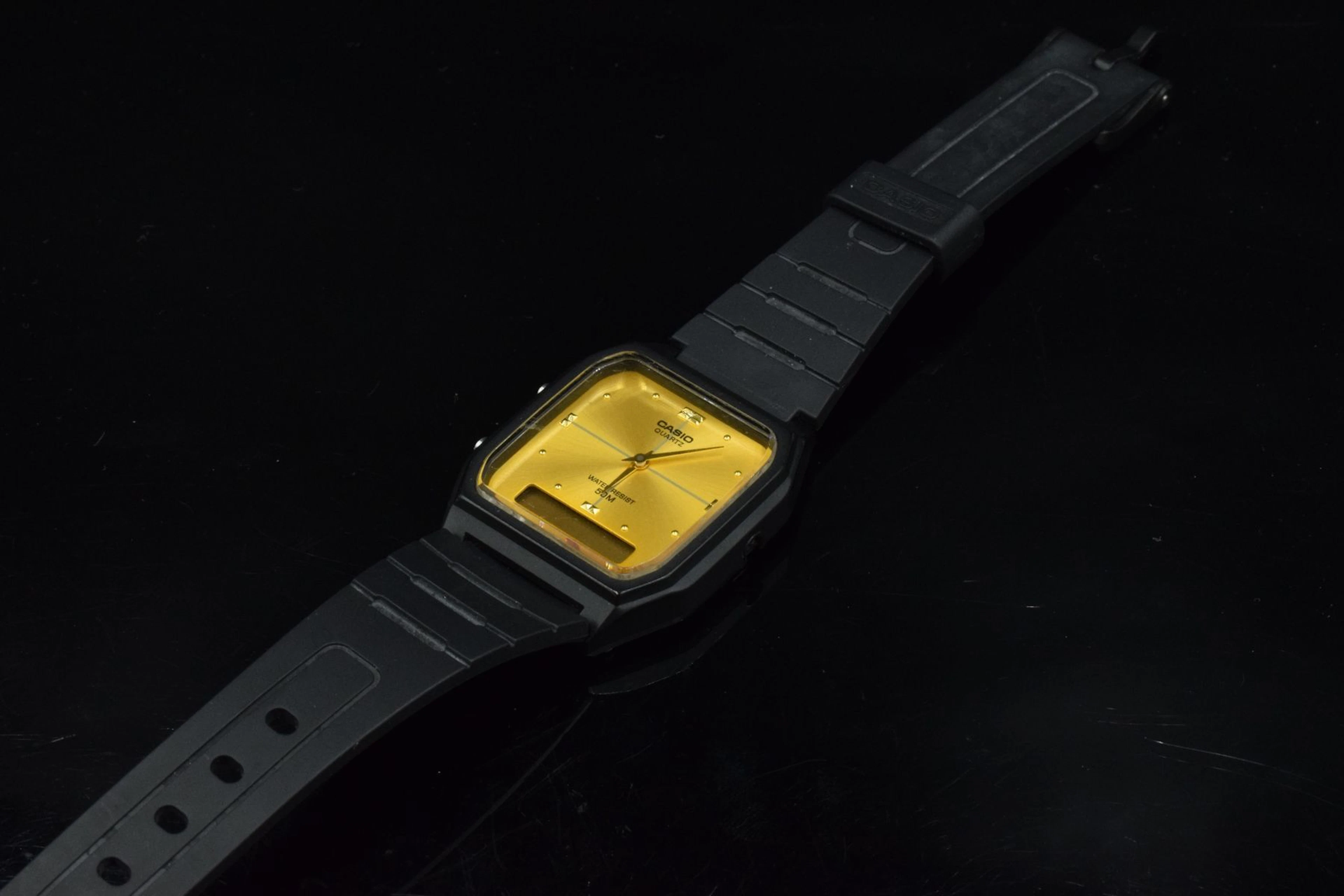 CASIO Montre bracelet d'homme, cadran octogonal... - Lot 591 - Rossini