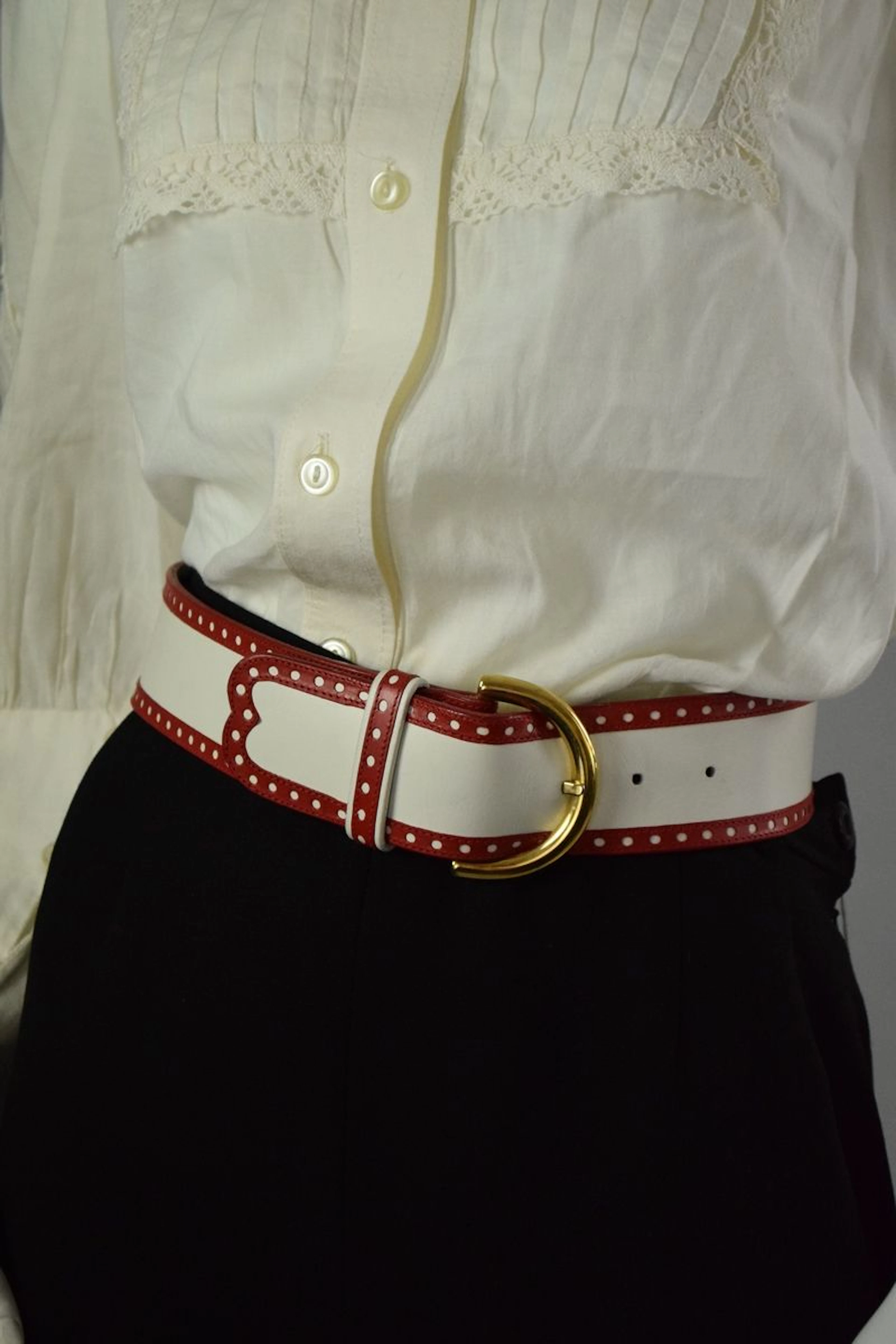 VALENTINO Ceinture bicolore rouge et blanche,... - Lot 229 - Rossini