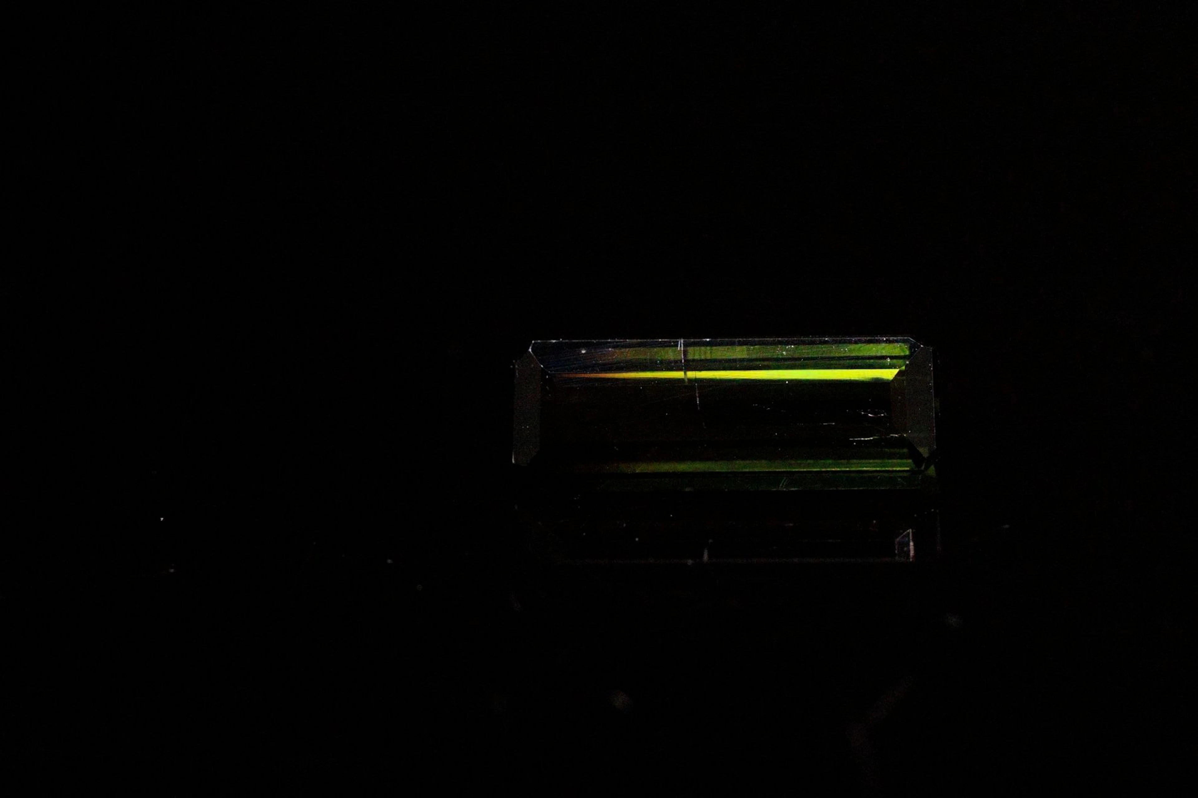 Tourmaline verte rectangulaire à pans coupés... - Lot 210 - Rossini