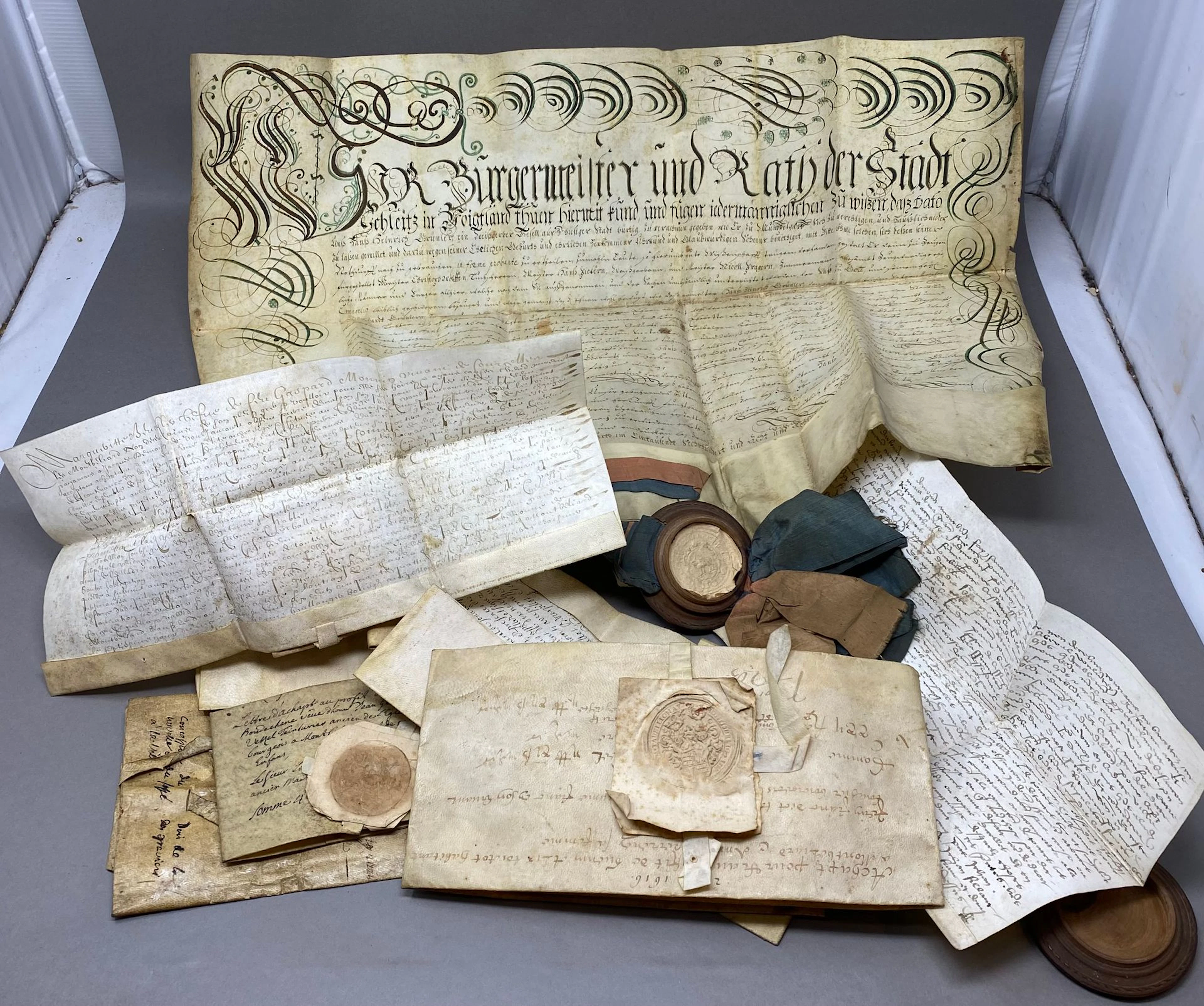 PARCHEMINS. 8 parchemins, 1454-1758 ; formats... - Lot 134 - Rossini