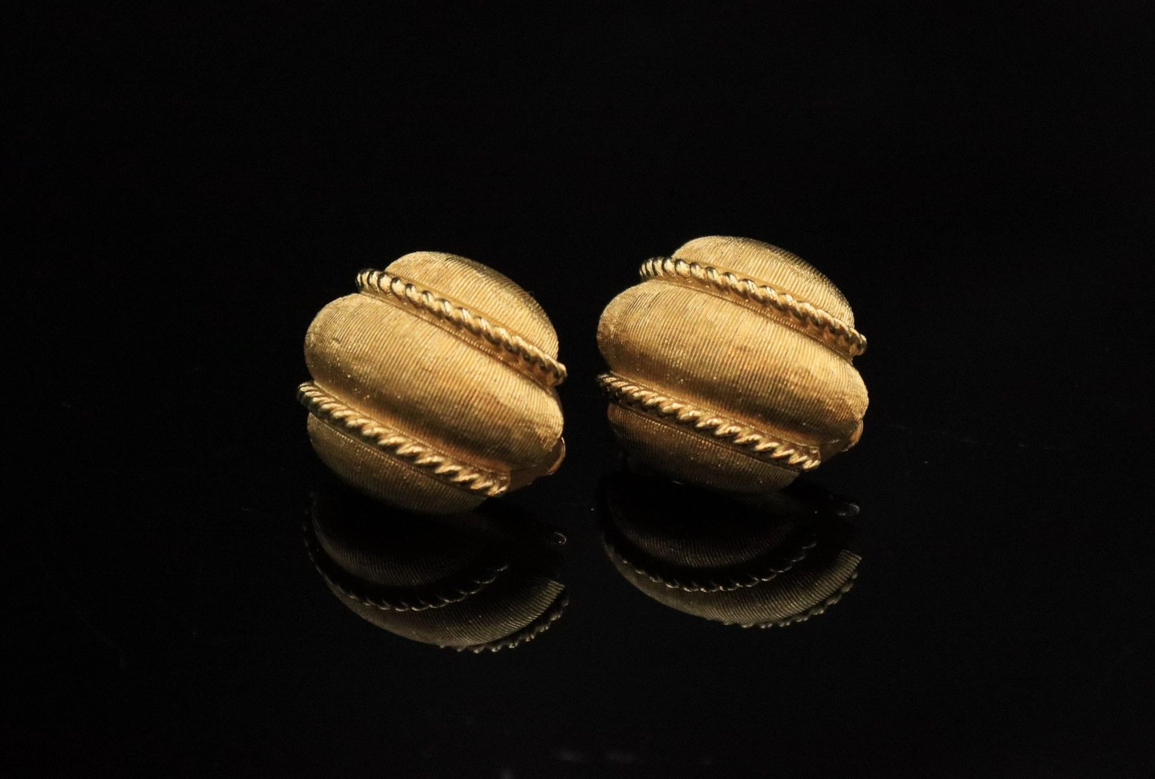 CHRISTIAN DIOR Paire de clips d'oreille... - Lot 260 - Rossini