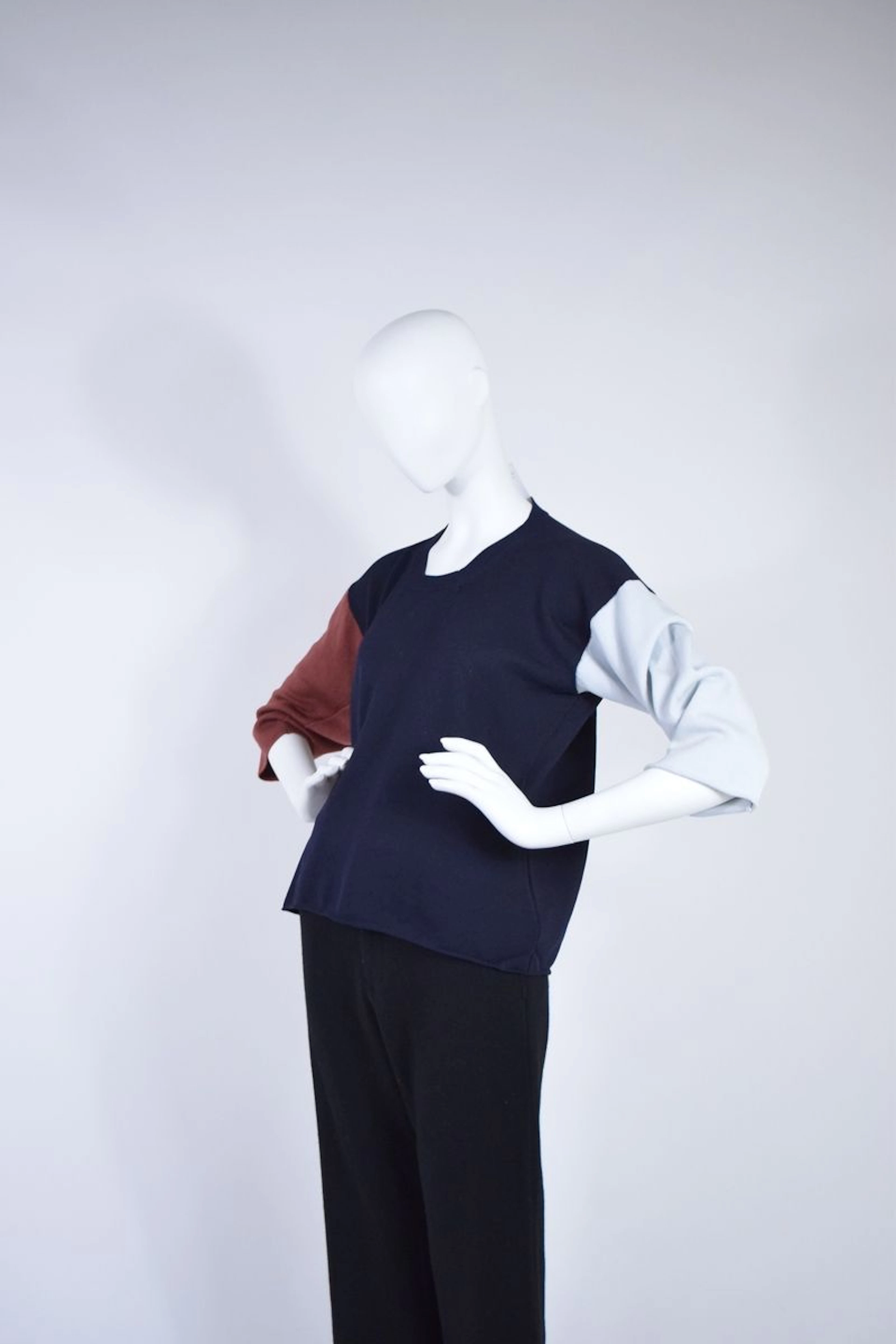 COMME DES GARÇONS Pull à manches longues... - Lot 498 - Rossini