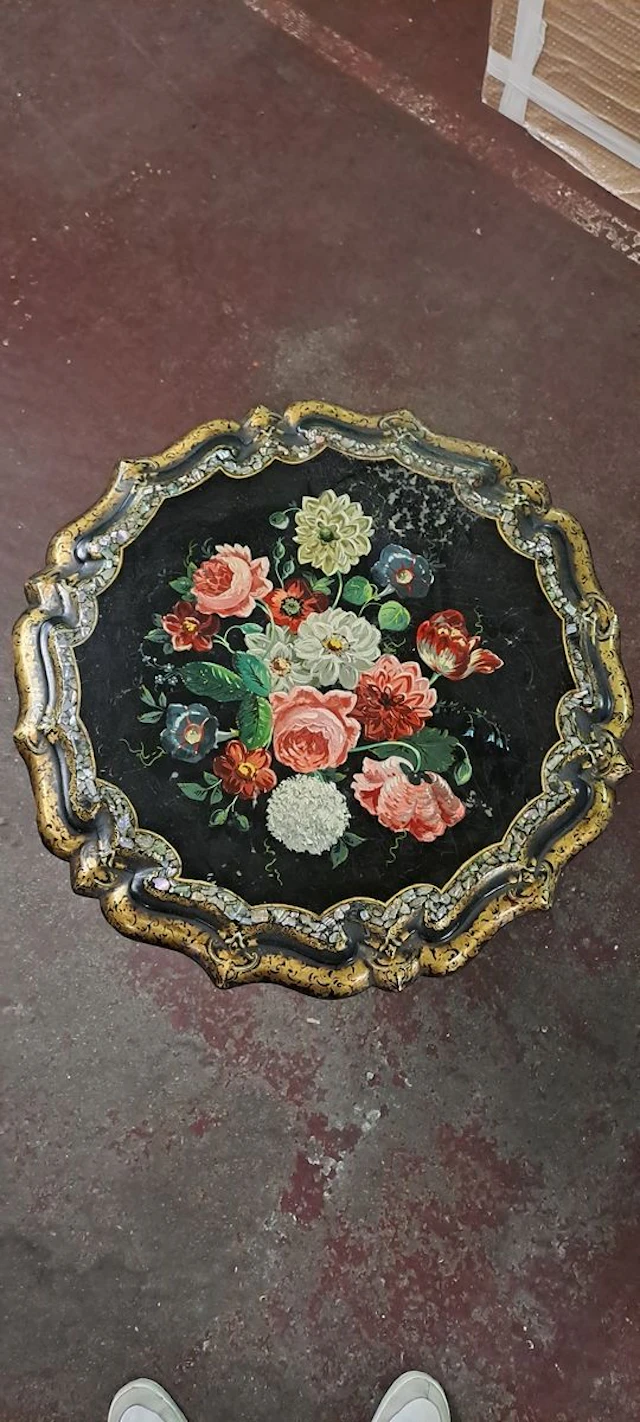 Petit guéridon à piètement tripode à fût... - Lot 613 - Rossini